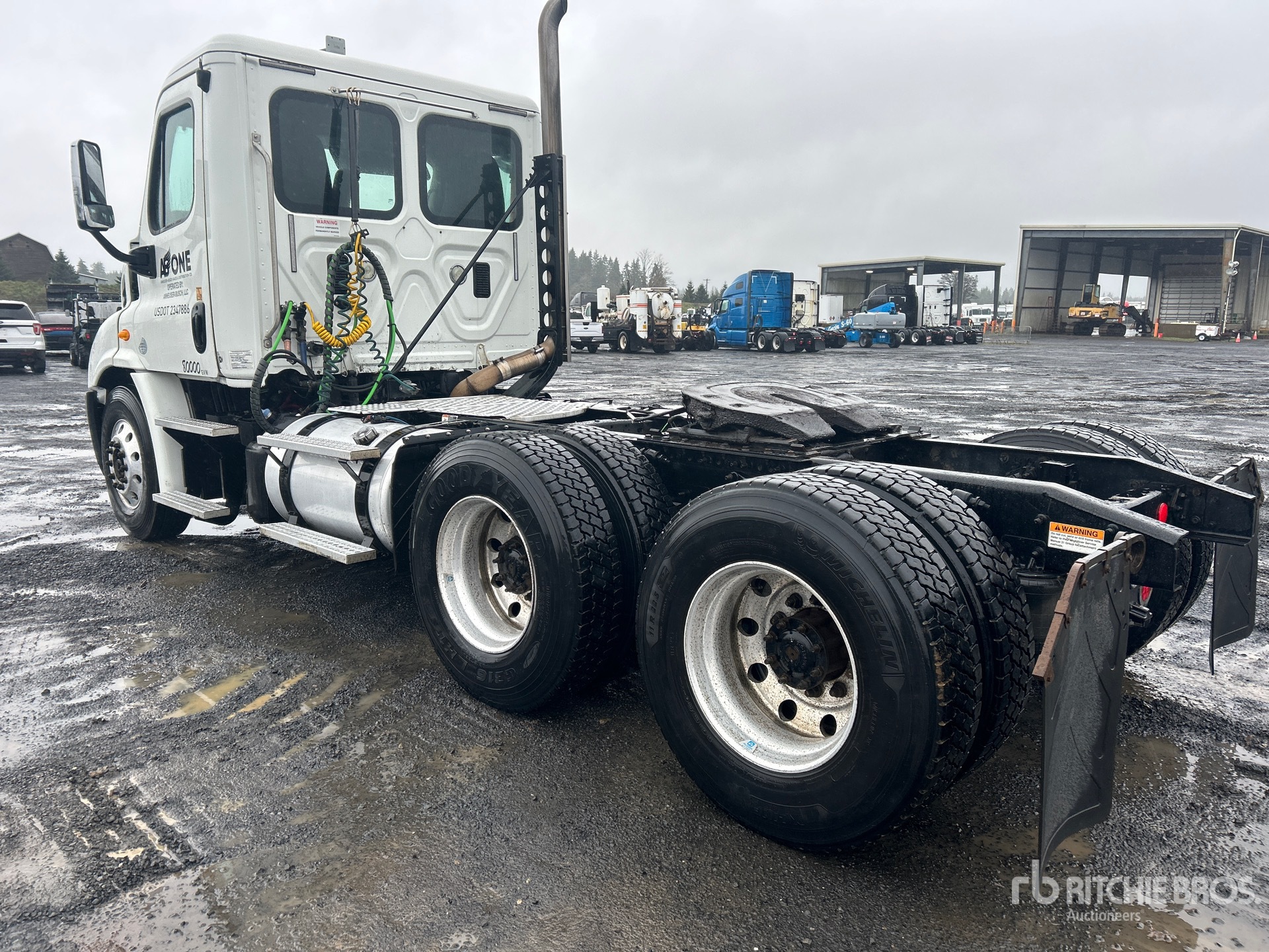 Aspect général with Image, coin arrière gauche