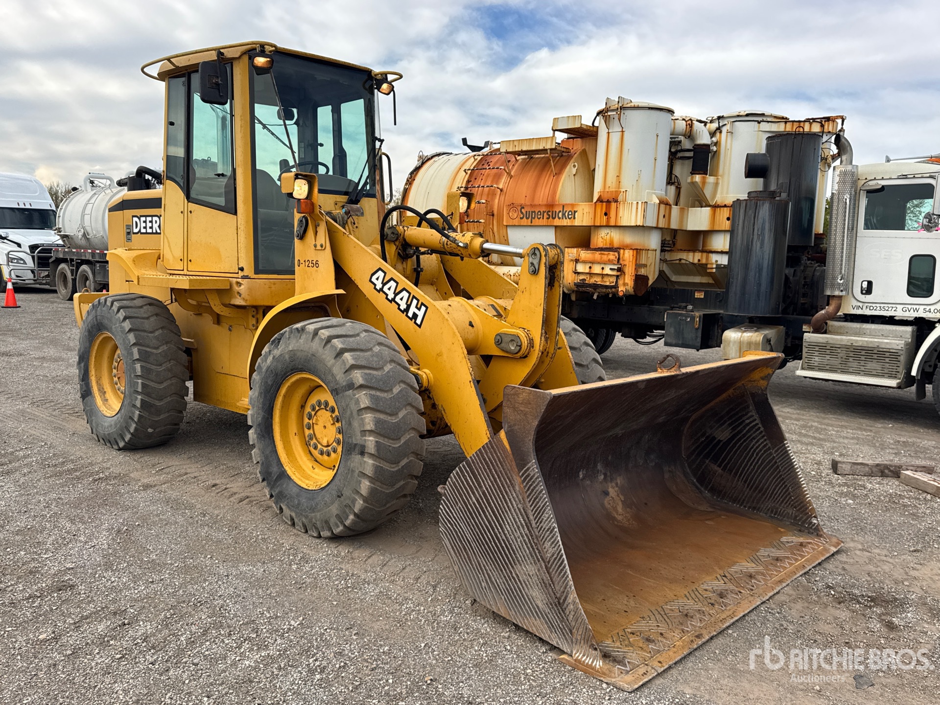 General Appearance with Picture, Right Front Corner