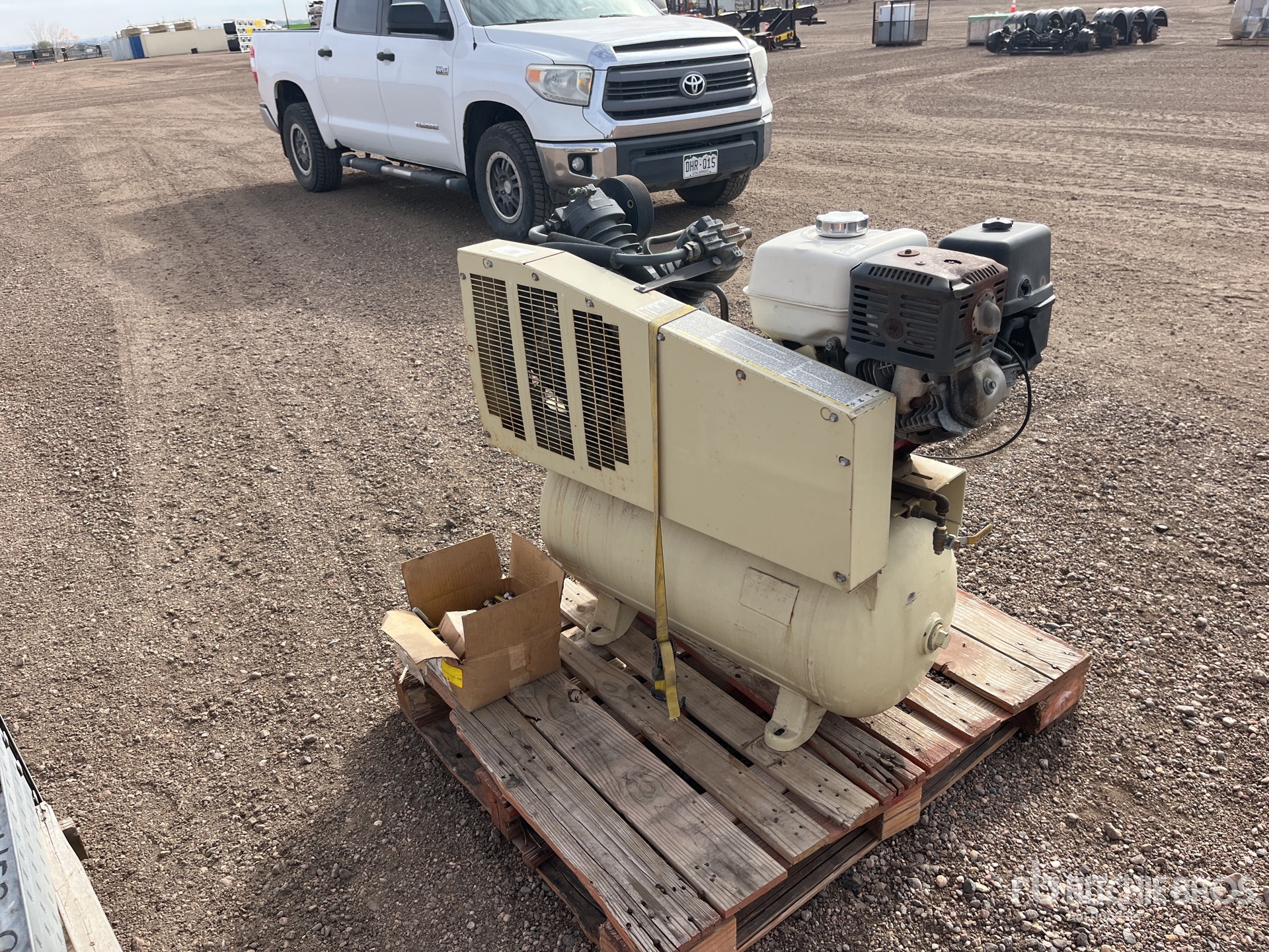 General Appearance with Image, coin arrière droit