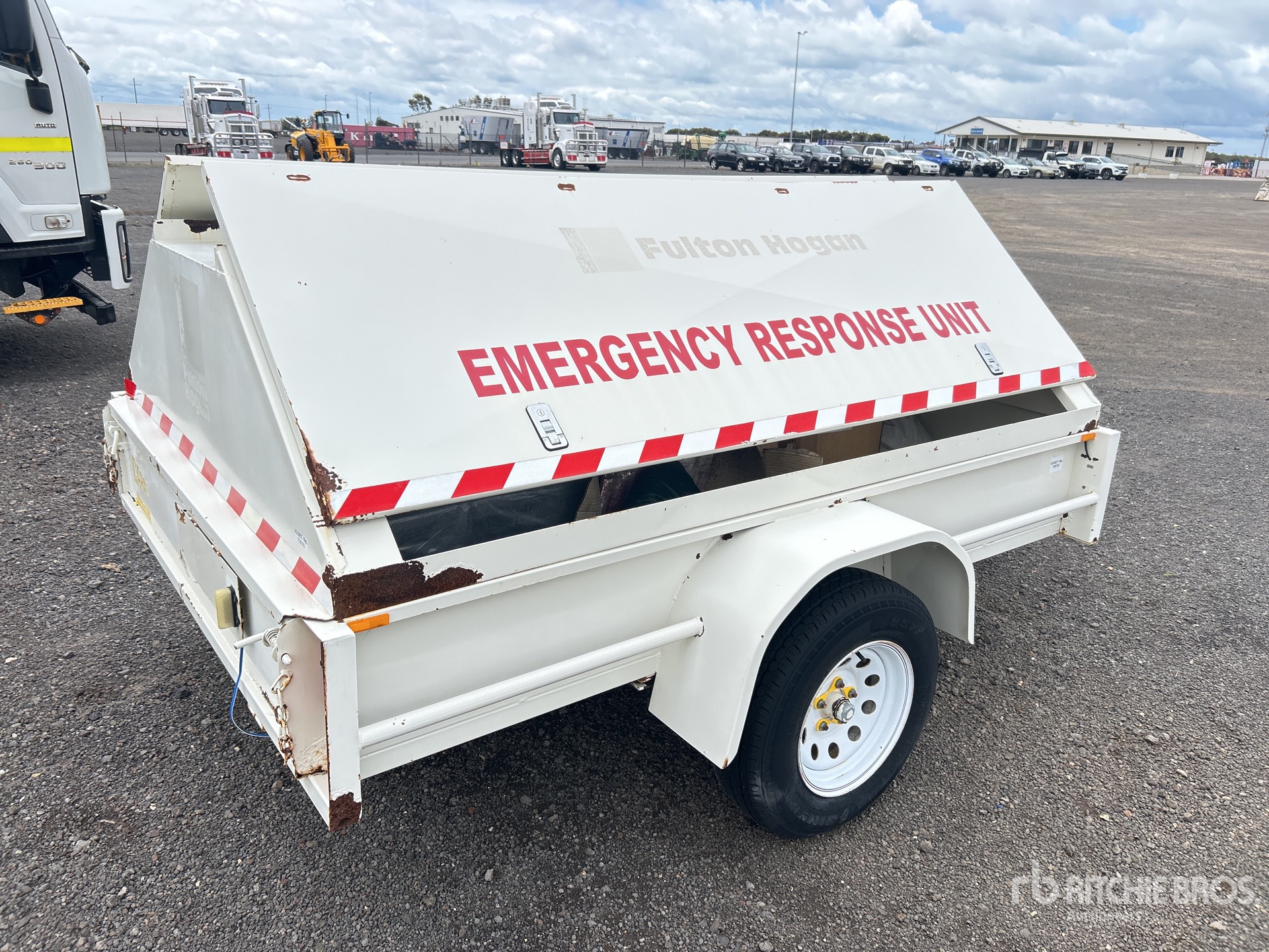 General Appearance with Picture, Left Rear Corner