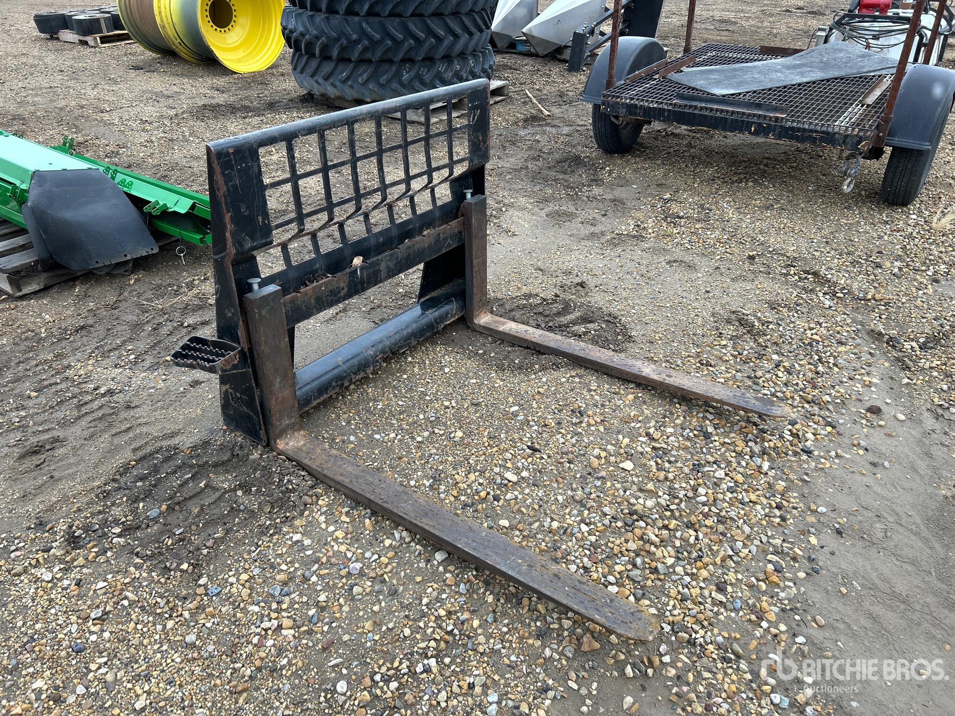 General Appearance with Picture, Right Front Corner