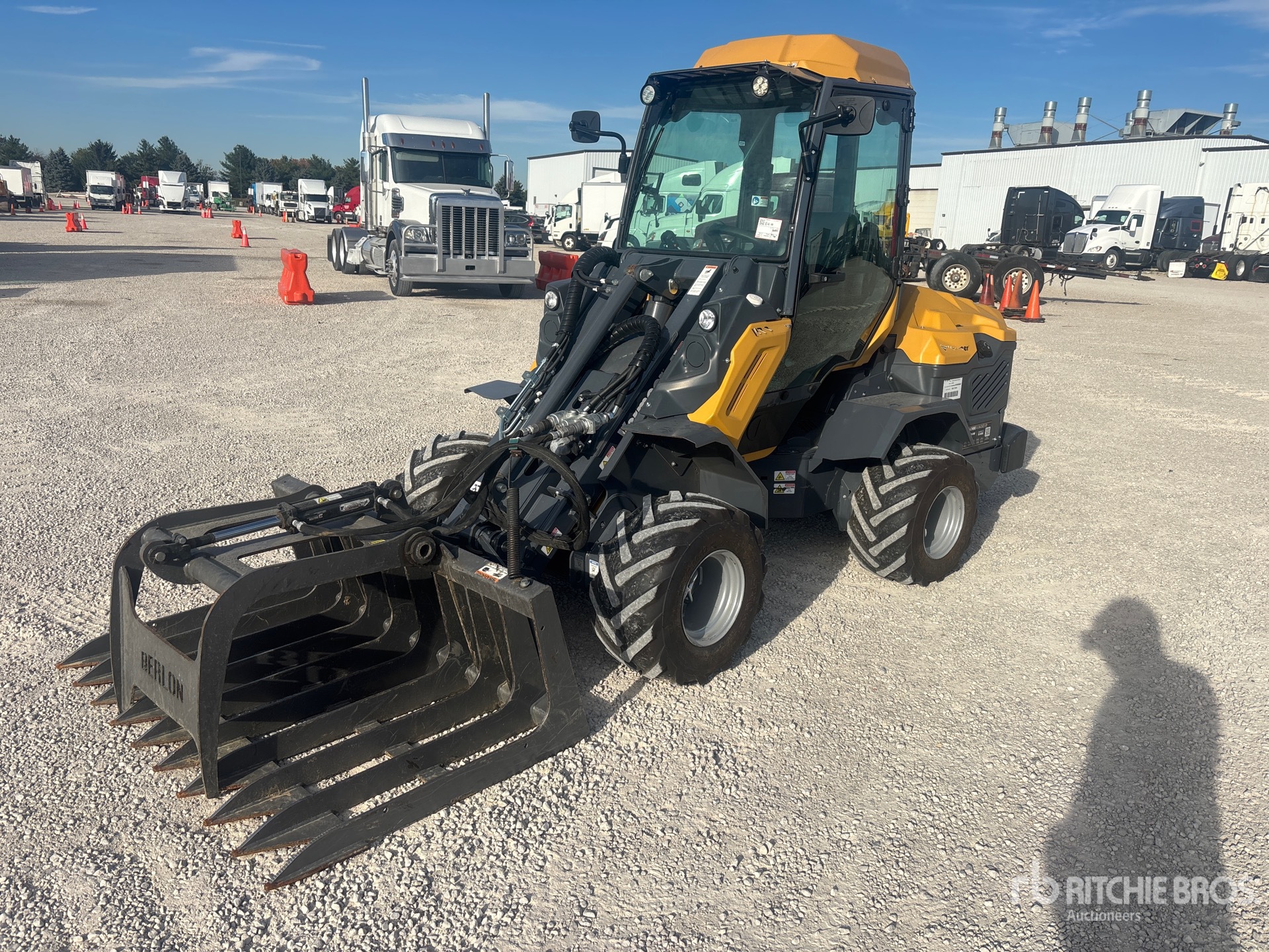 General Appearance with Picture, Left Front Corner