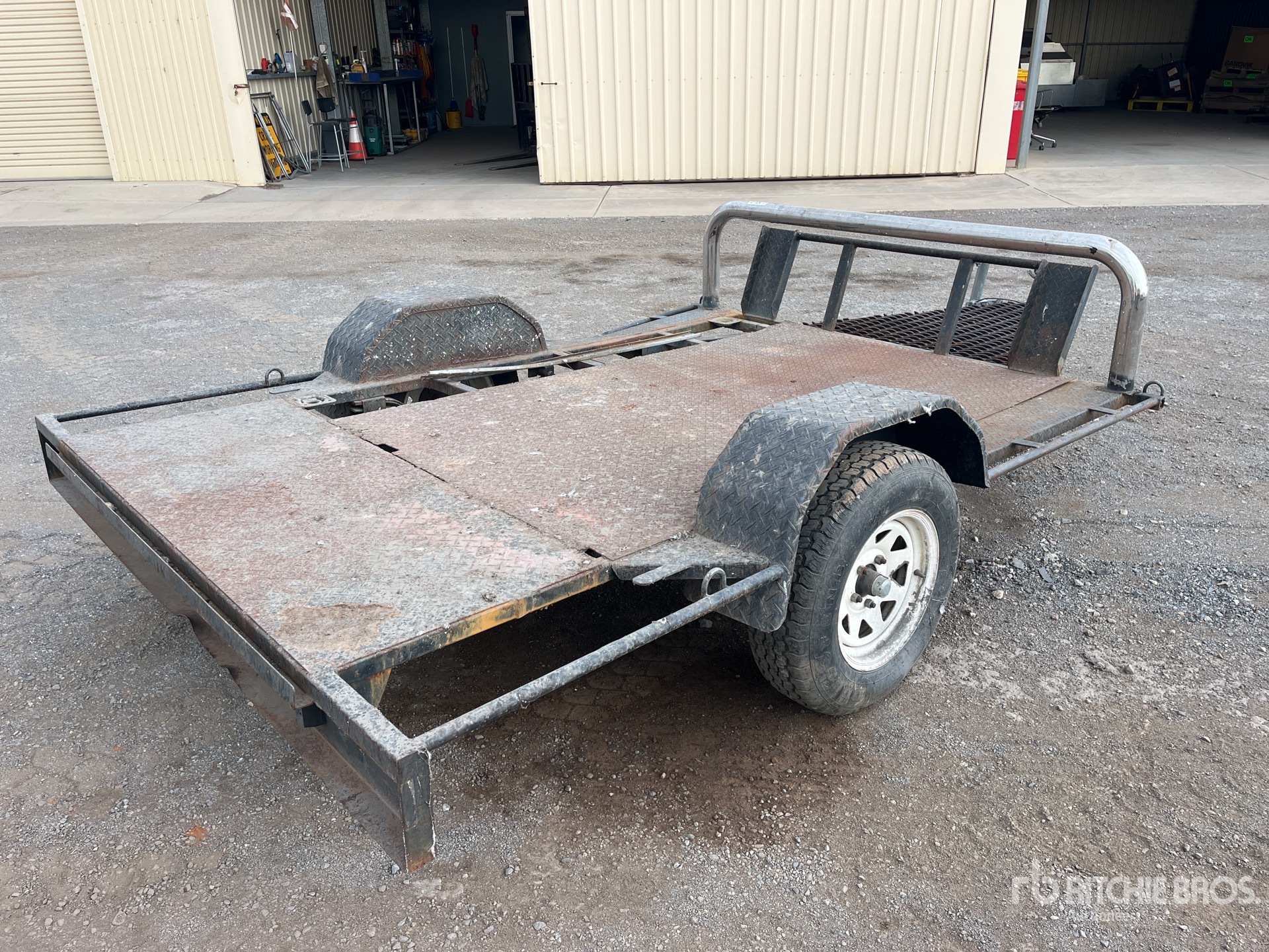 General Appearance with Picture, Right Rear Corner
