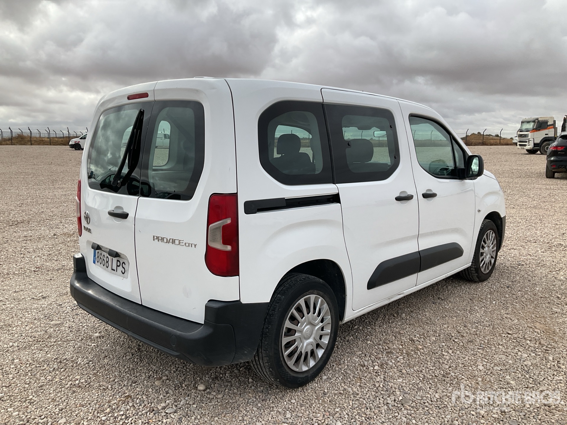 General Appearance with Picture, Right Rear Corner