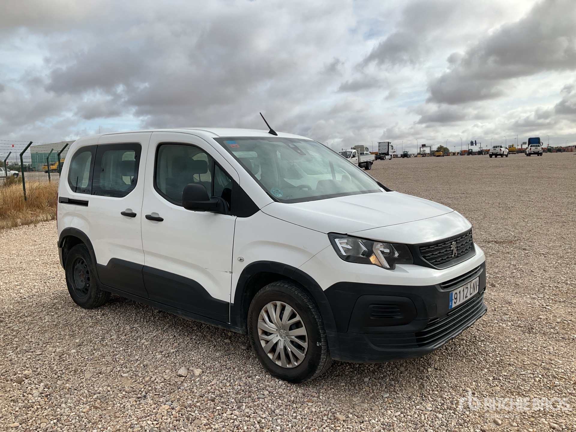 General Appearance with Picture, Right Front Corner
