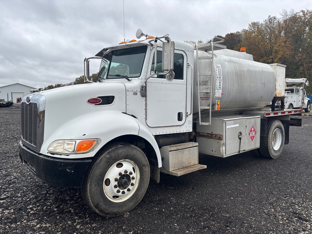 2005 Peterbilt 335 4x2 Fuel and Lube Truck