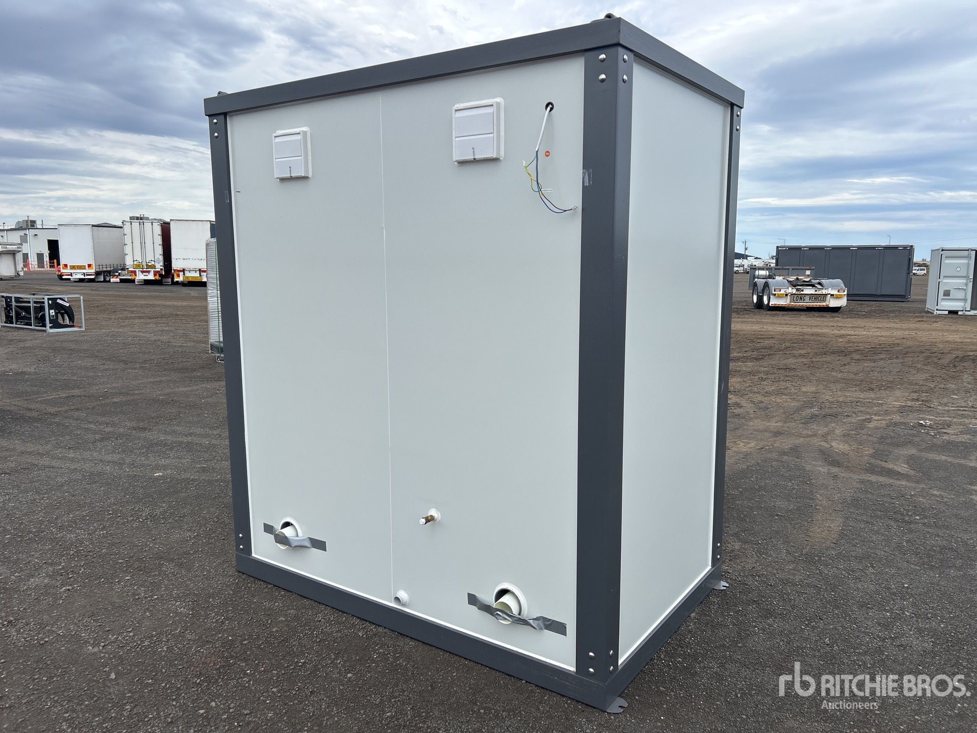 General Appearance with Picture, Right Rear Corner