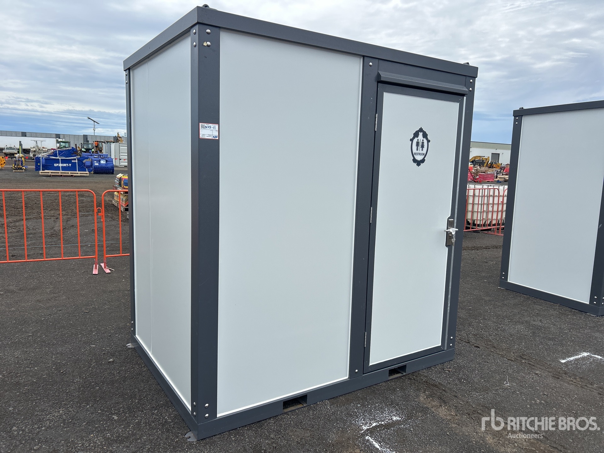 General Appearance with Bild, Ecke vorne rechts