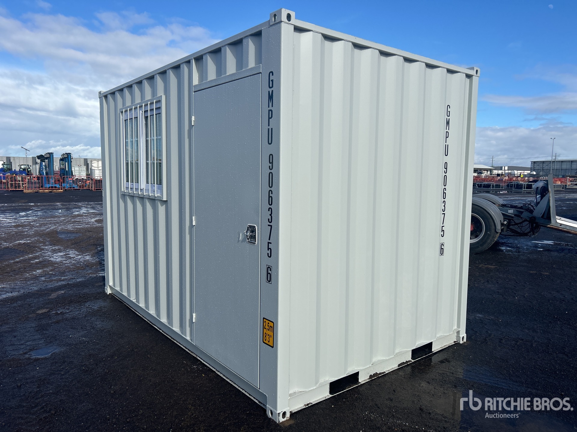 Aspect général with Image, coin arrière gauche