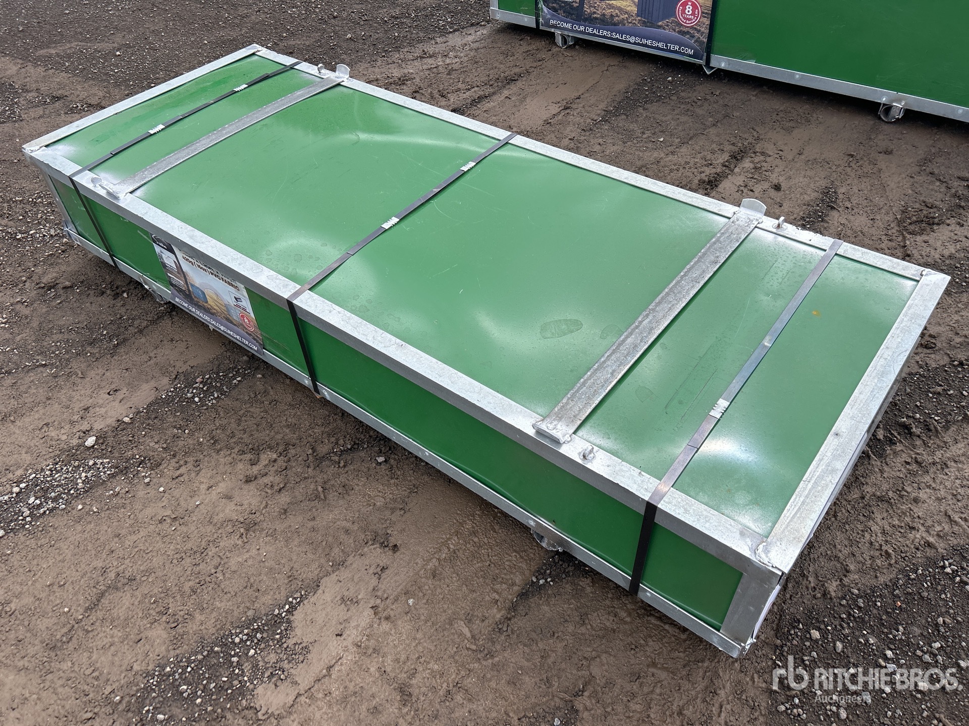 General Appearance with Bild, Ecke vorne links