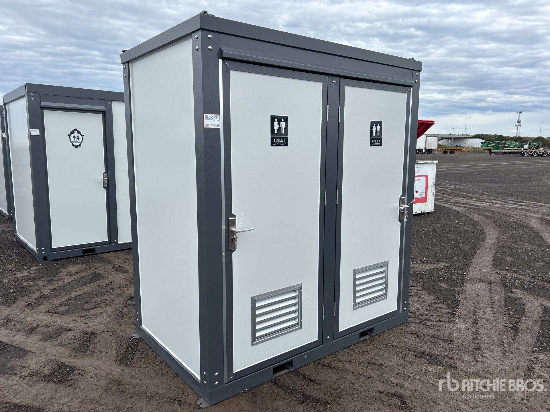 General Appearance with Picture, Right Front Corner