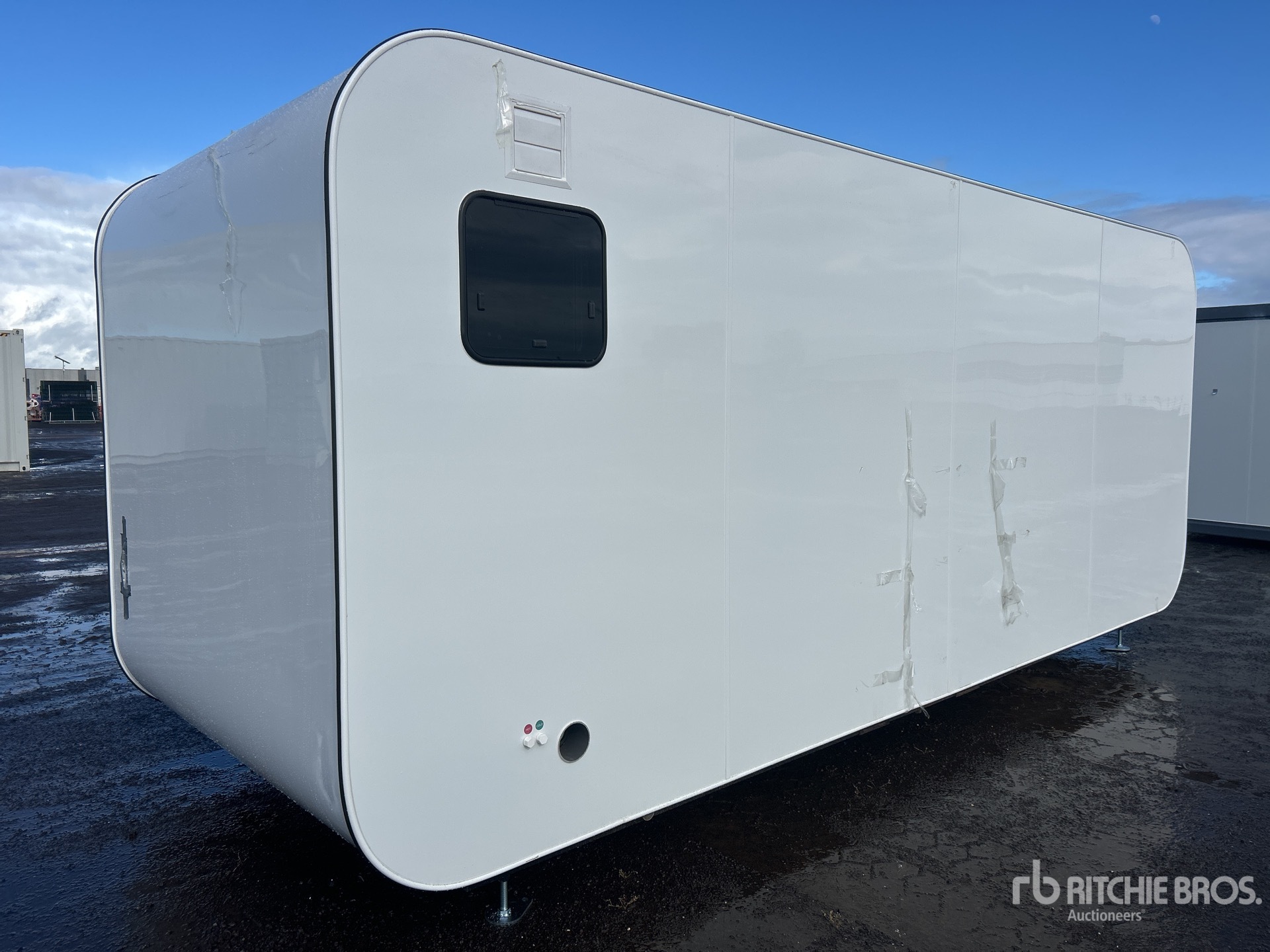 General Appearance with Picture, Left Rear Corner