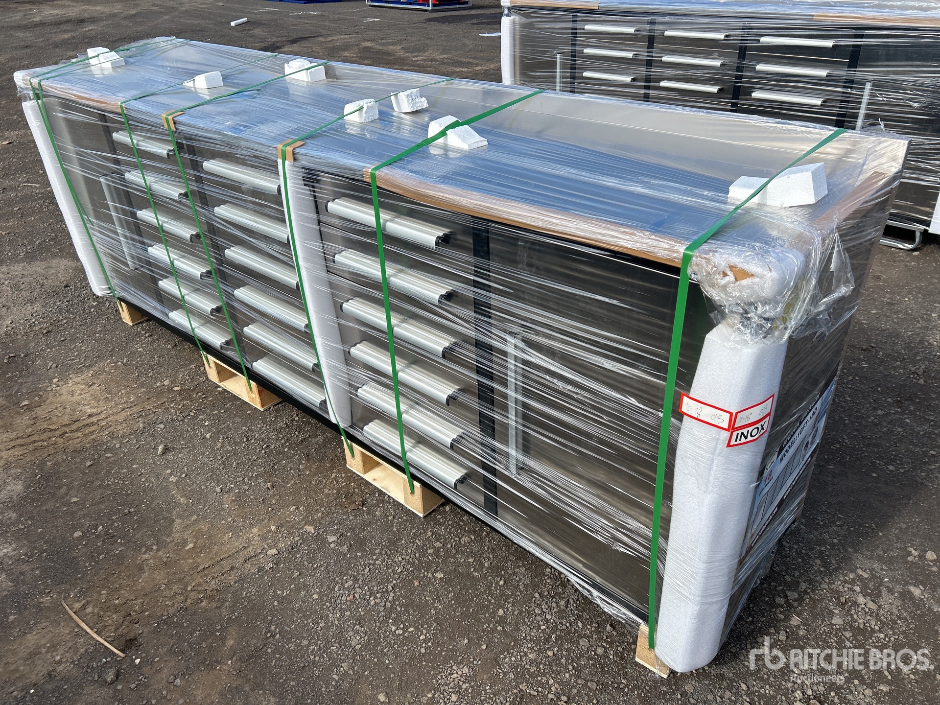 General Appearance with Bild, Ecke vorne links