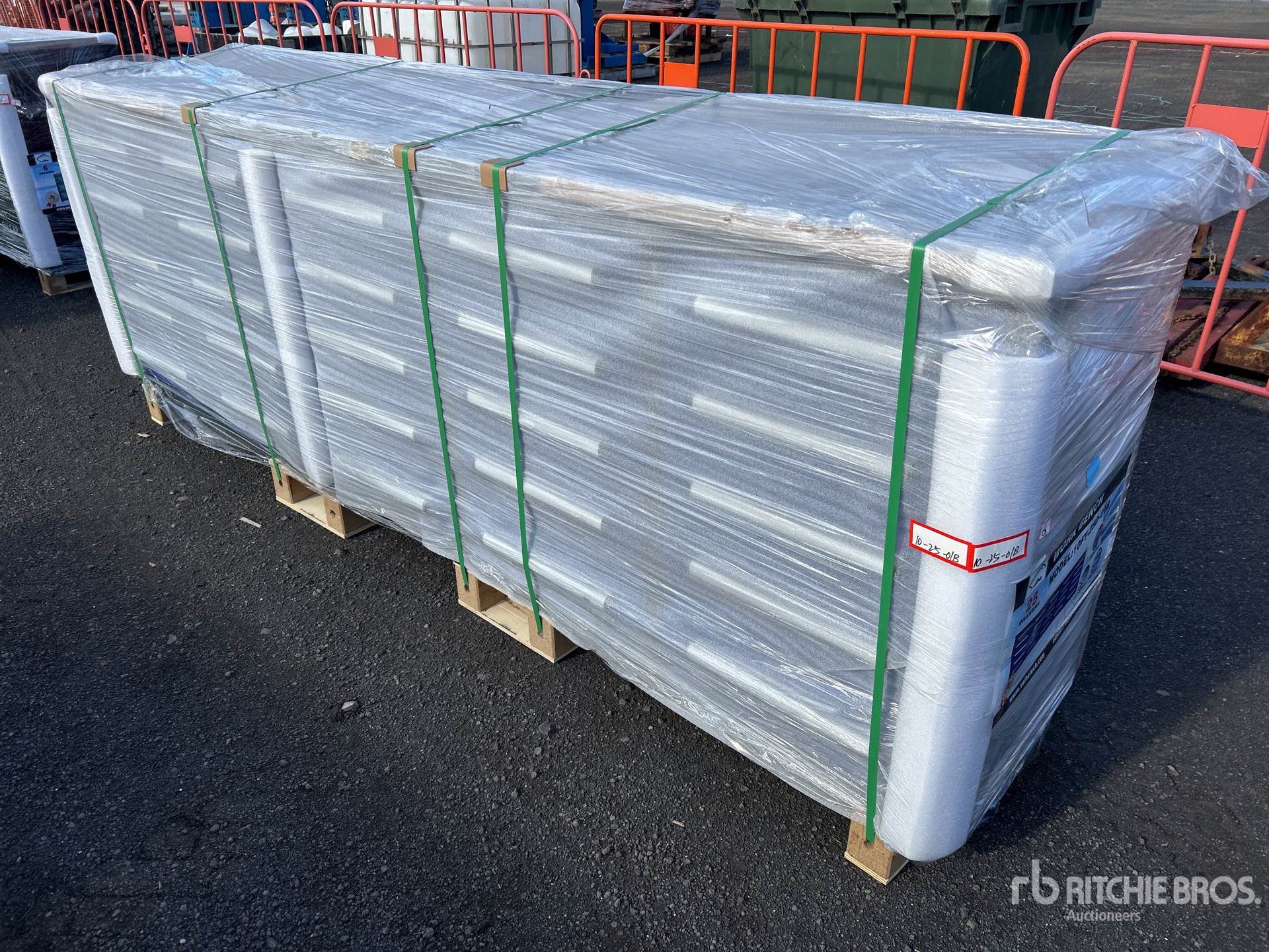 General Appearance with Bild, Ecke vorne links