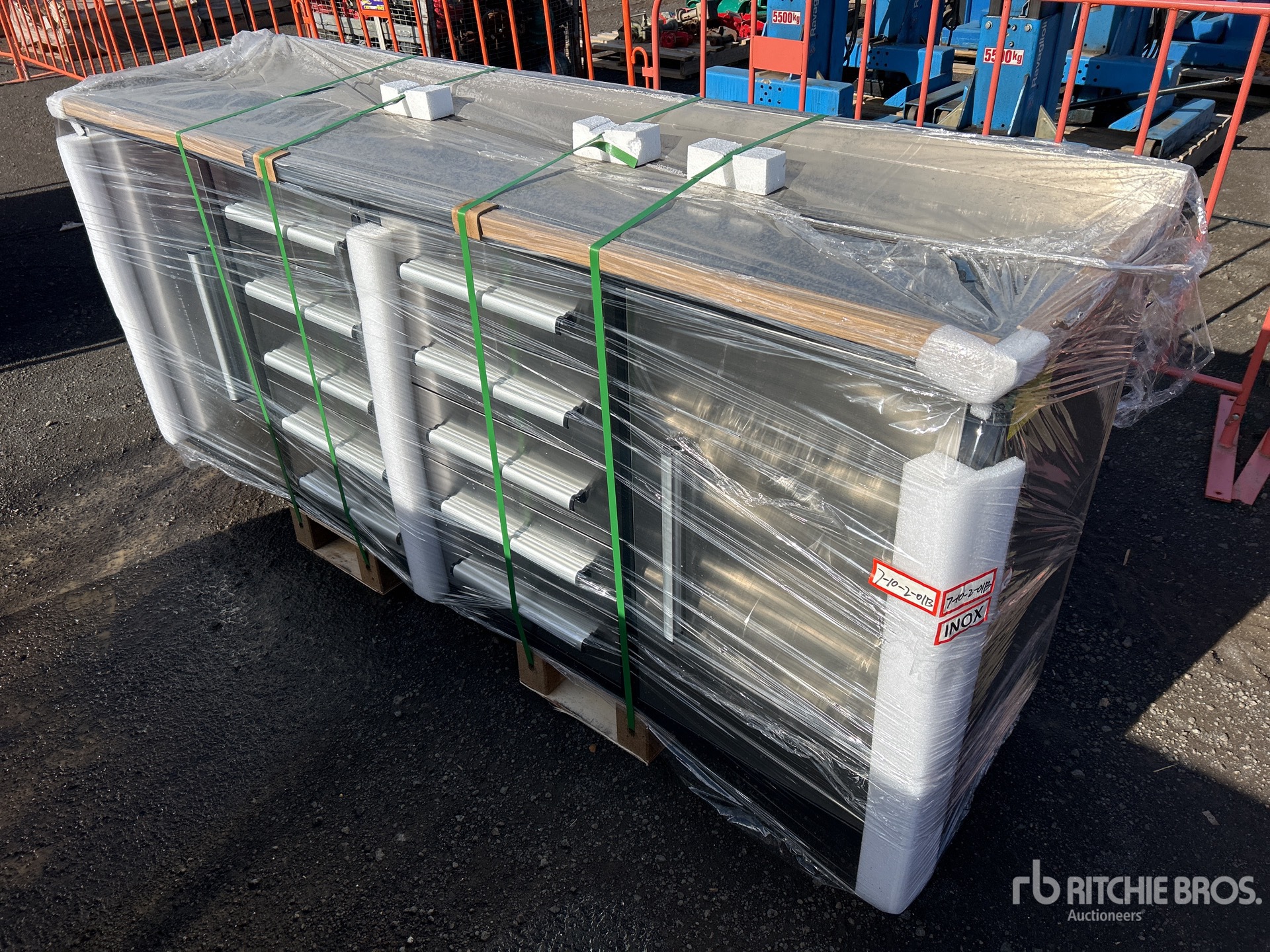 General Appearance with Picture, Left Front Corner