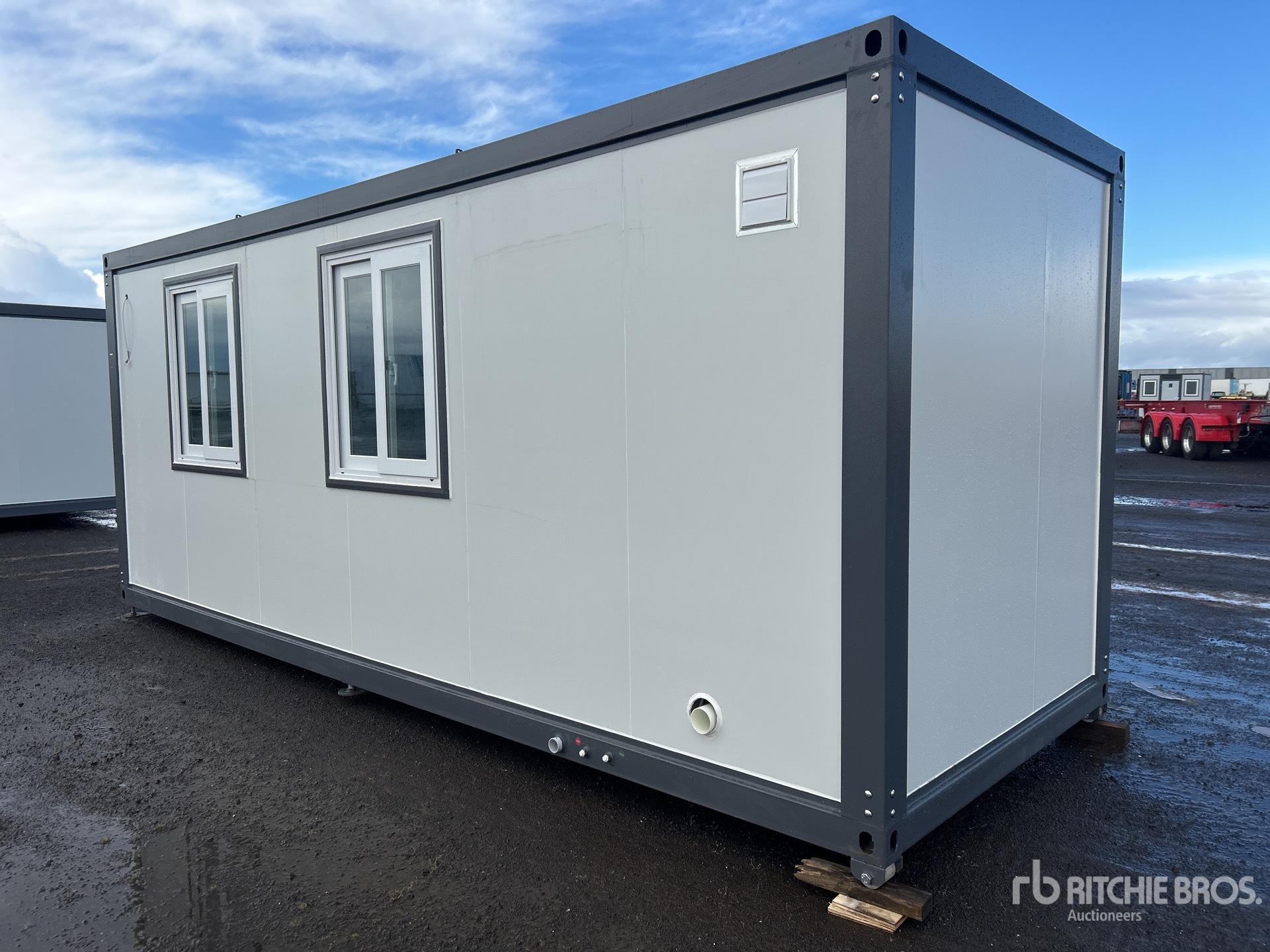 General Appearance with Picture, Right Rear Corner