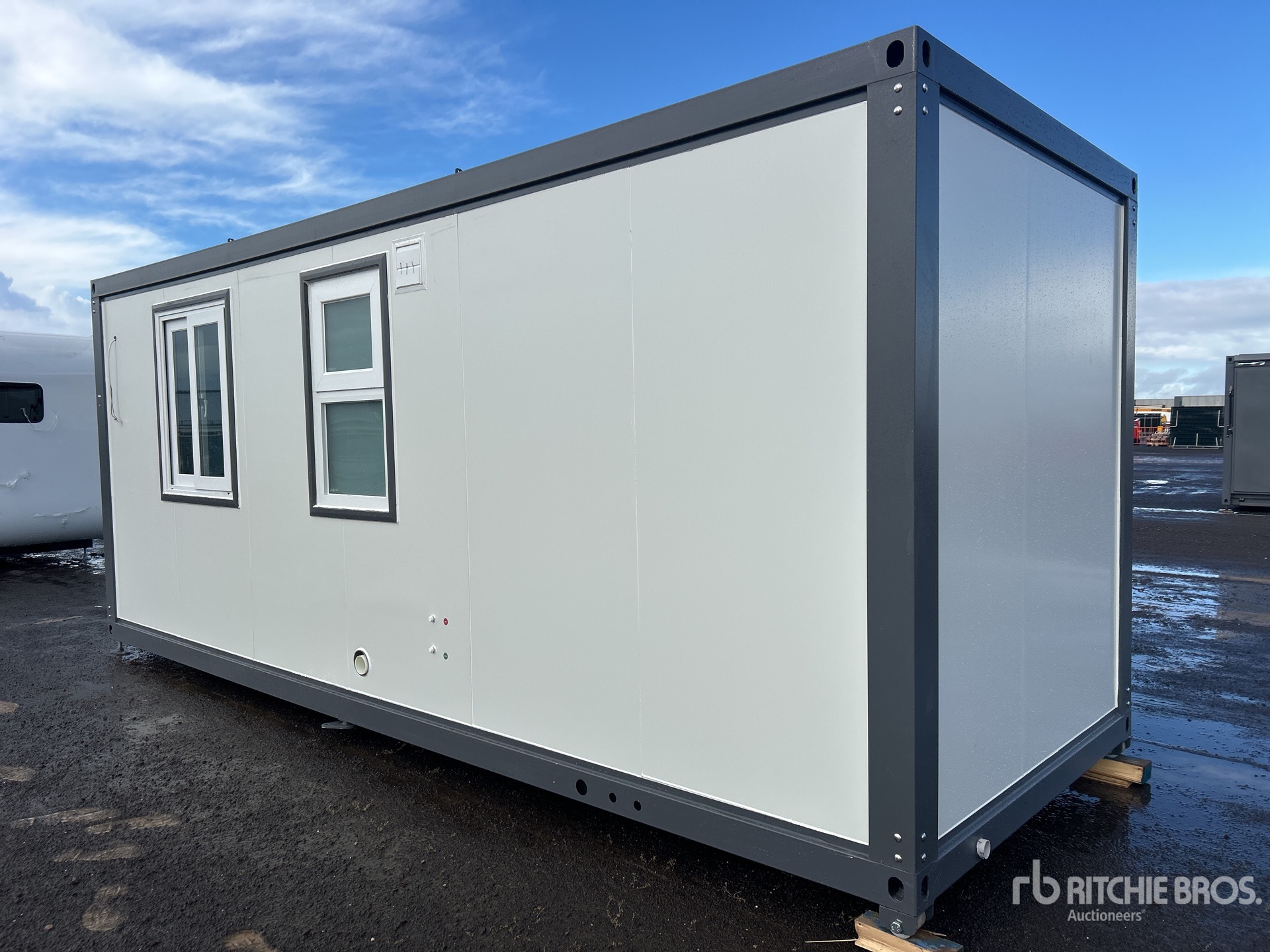 General Appearance with Picture, Right Rear Corner