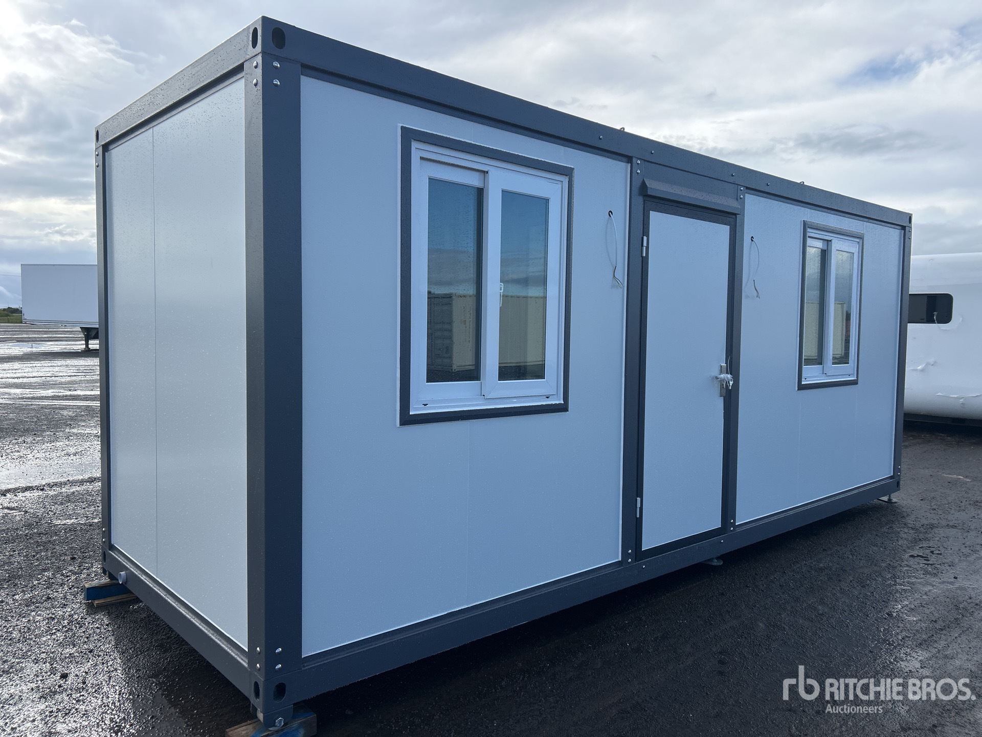 General Appearance with Picture, Right Front Corner