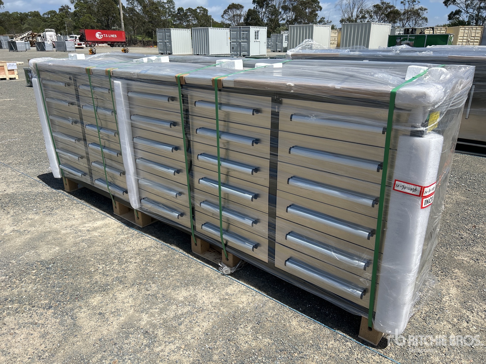 General Appearance with Picture, Left Front Corner