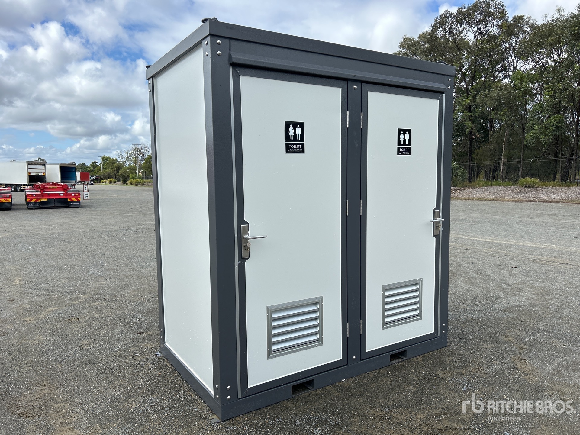 General Appearance with Picture, Right Front Corner