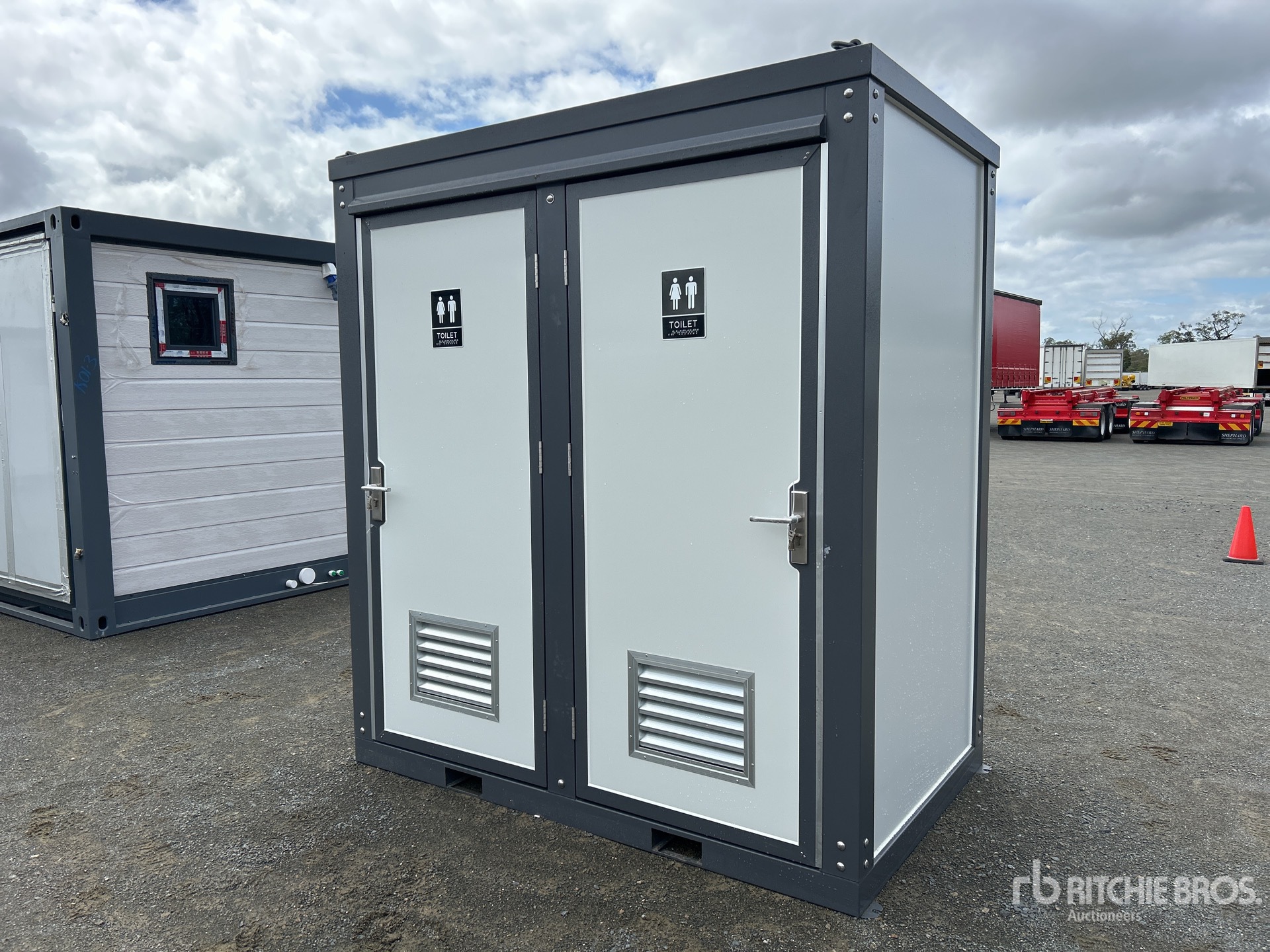 General Appearance with Picture, Left Front Corner