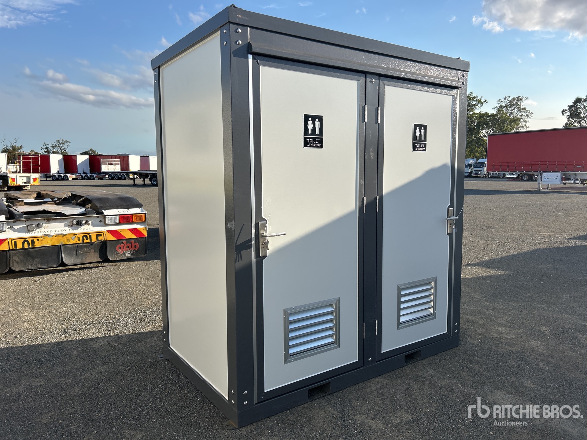 General Appearance with Picture, Right Front Corner