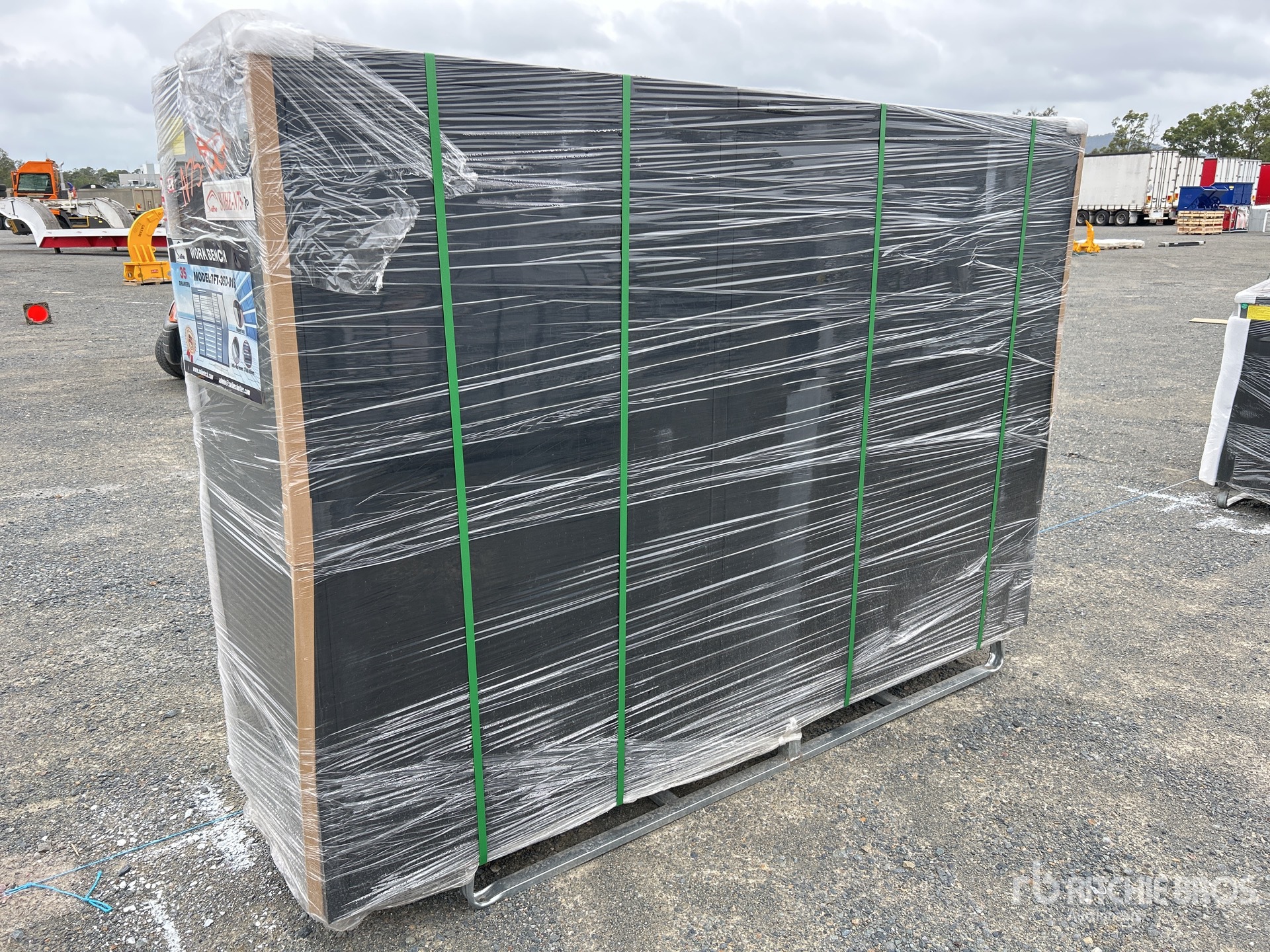 General Appearance with Bild, Ecke hinten links