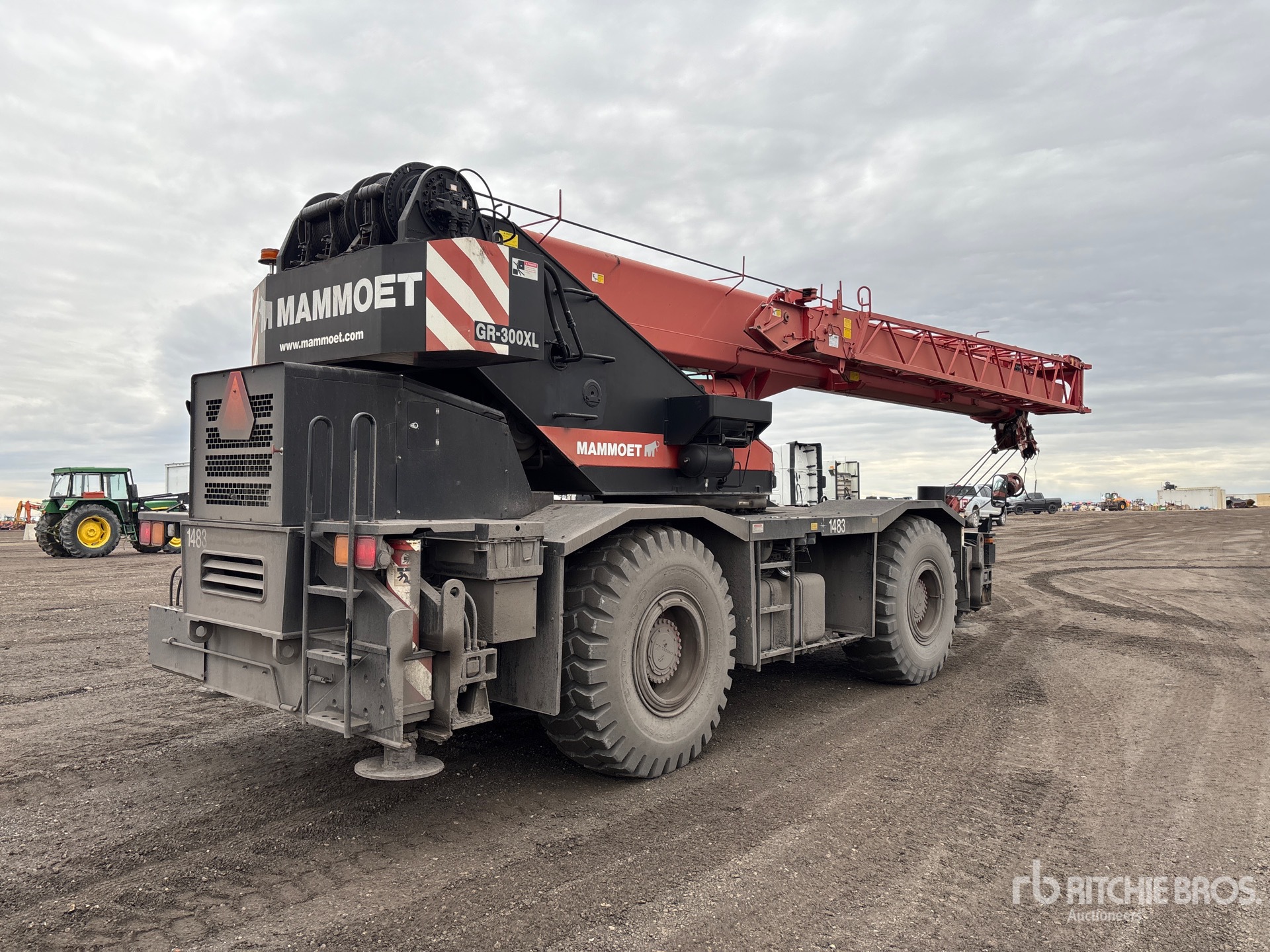 General Appearance with Foto, angolo anteriore sinistro