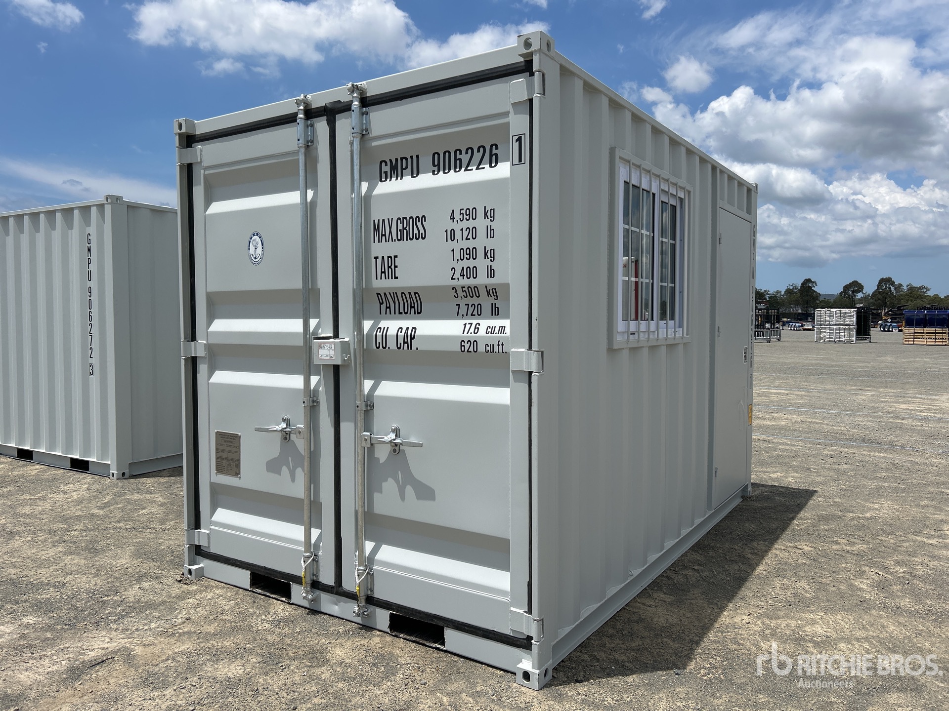 General Appearance with Bild, Ecke vorne links