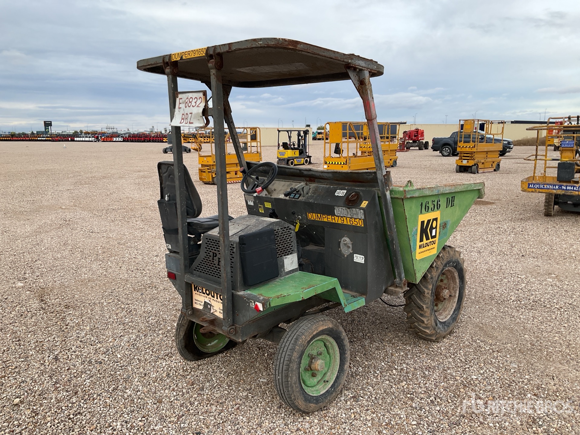 General Appearance with Picture, Right Rear Corner