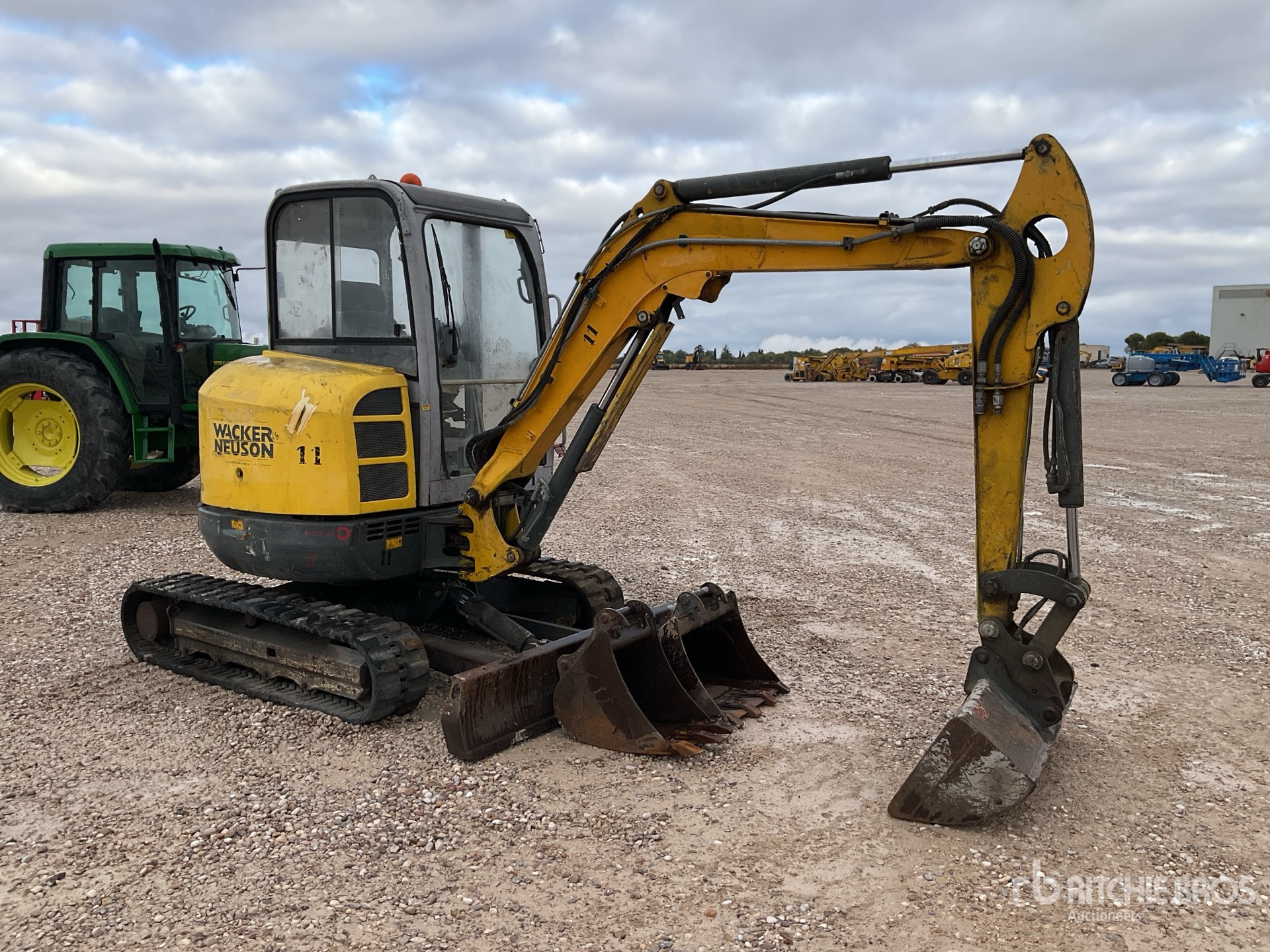 General Appearance with Picture, Right Front Corner