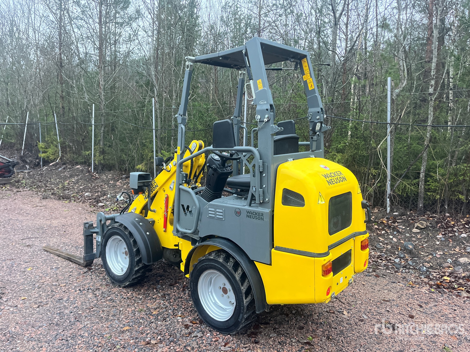 General Appearance with Picture, Left Rear Corner