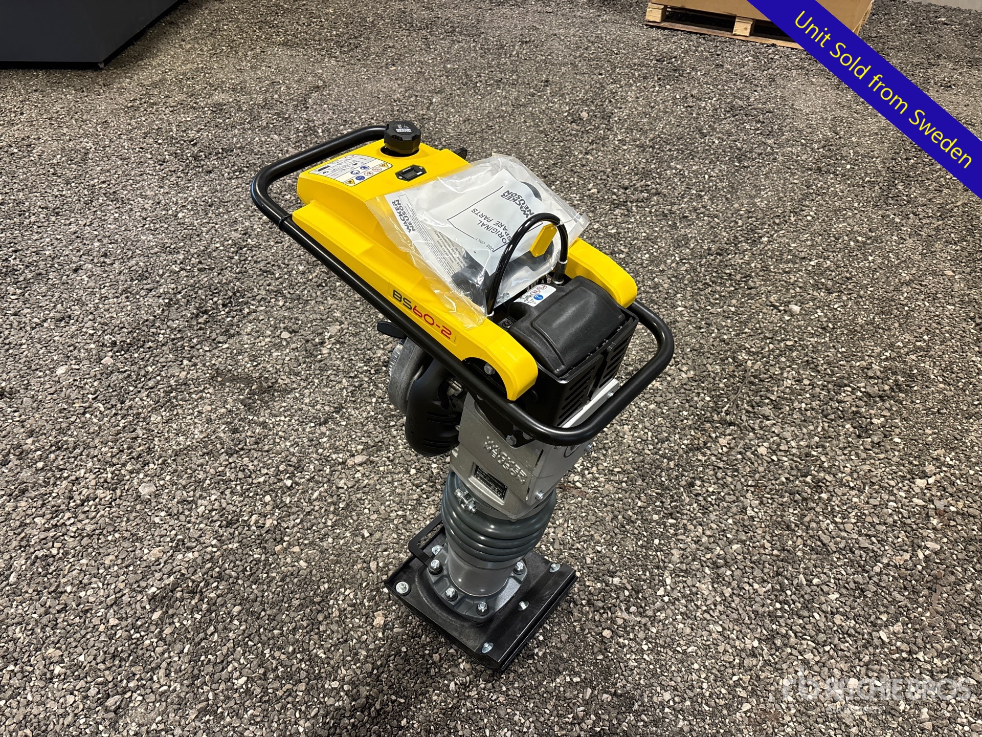 General Appearance with Featured Photo