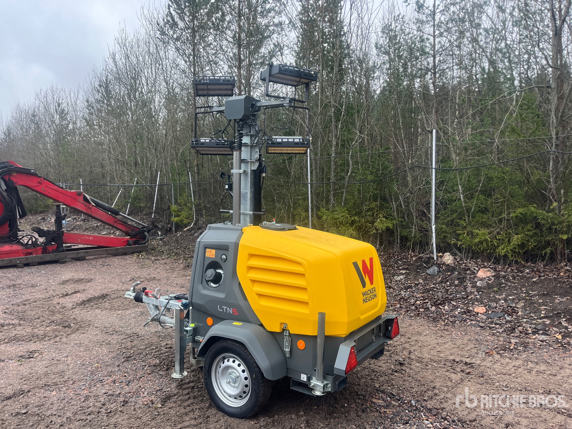 General Appearance with Picture, Left Rear Corner