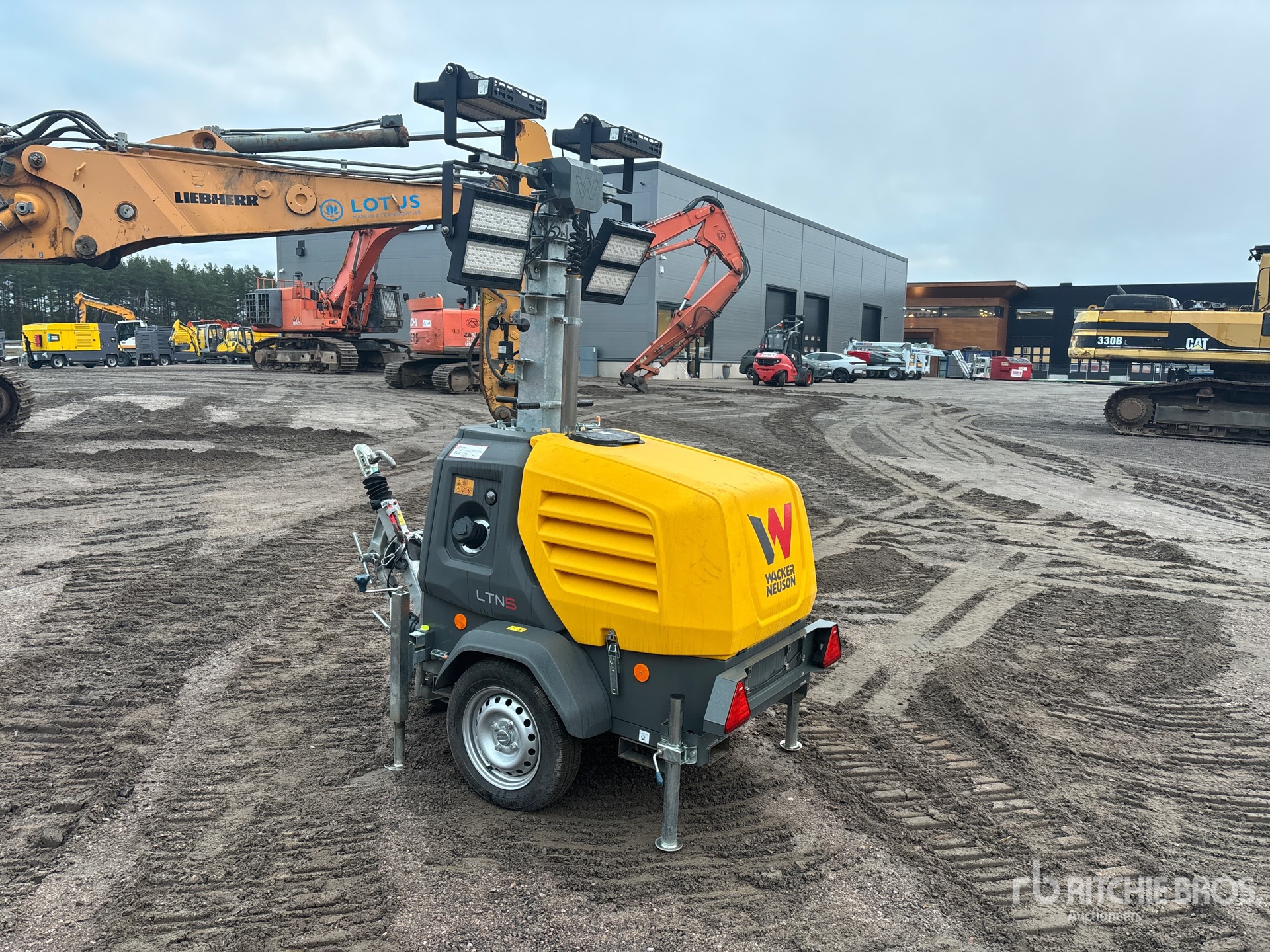 General Appearance with Picture, Right Rear Corner