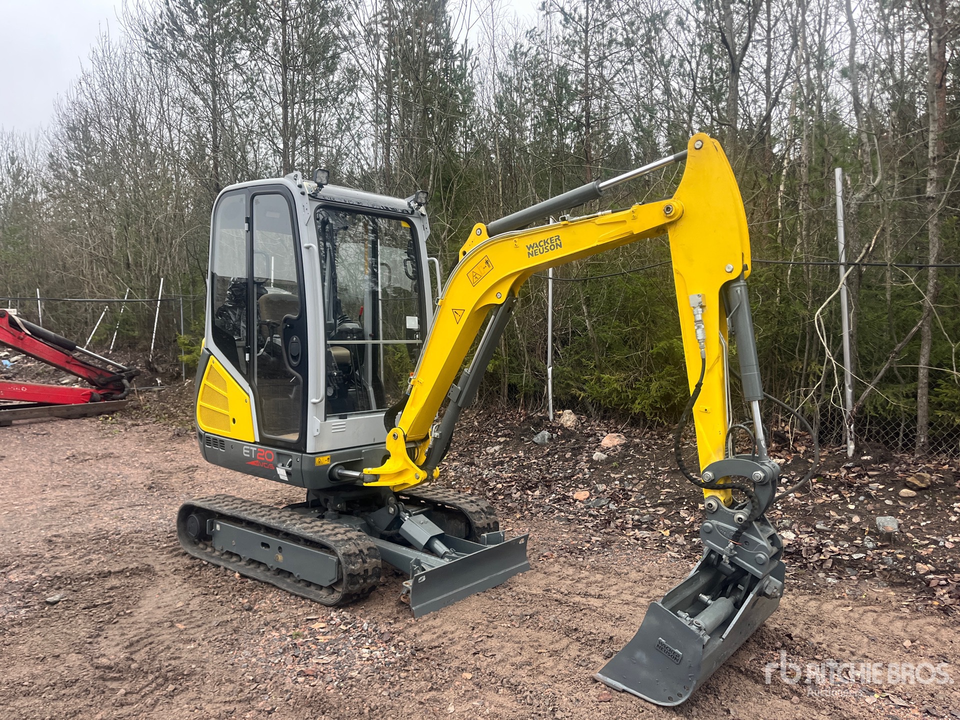 General Appearance with Picture, Right Front Corner