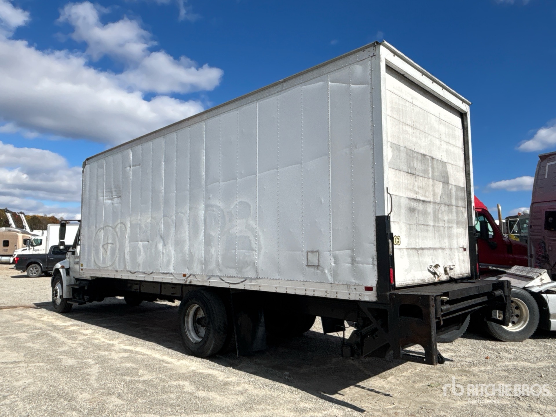 General Appearance with Bild, Ecke hinten links