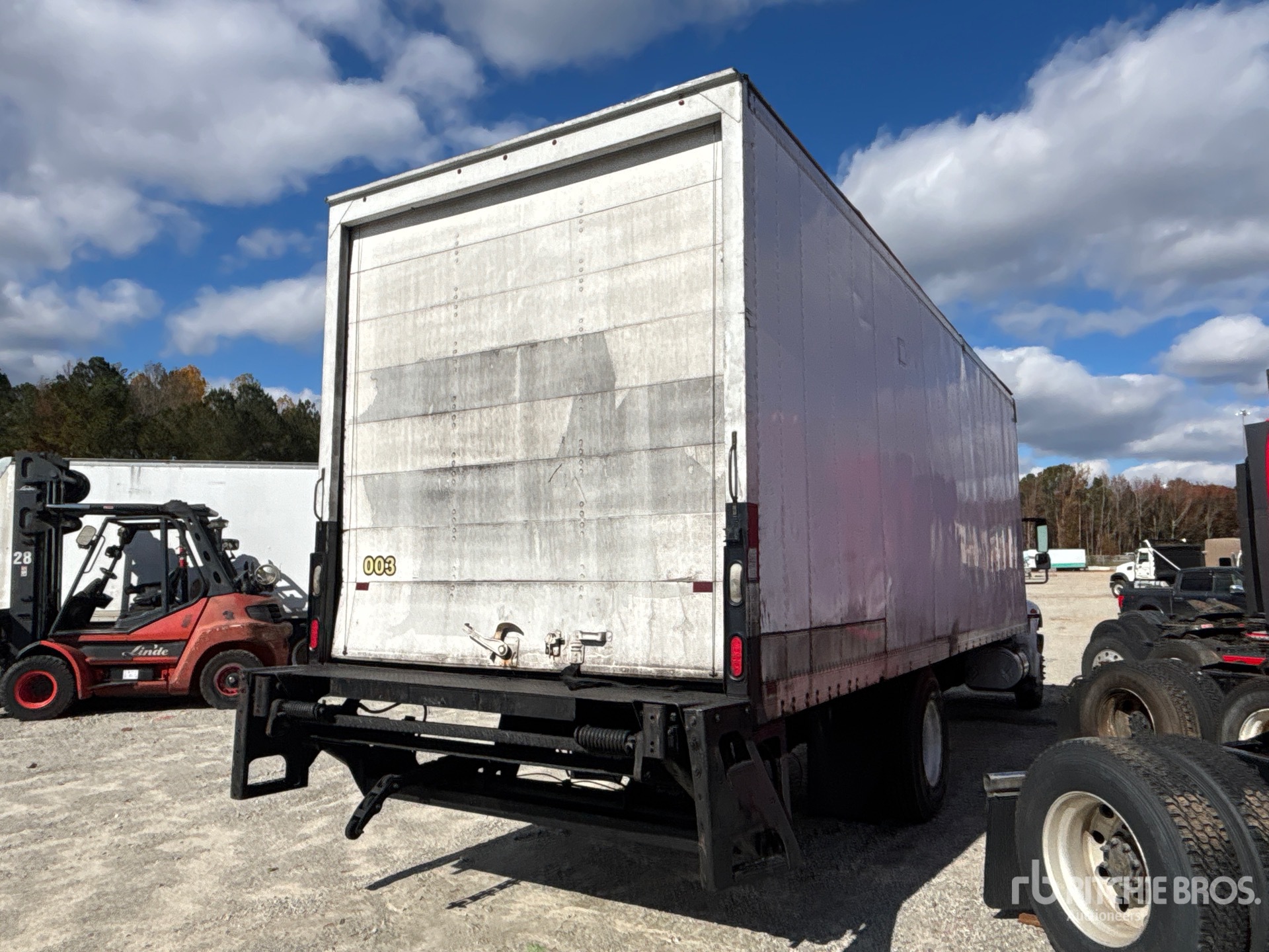 General Appearance with Bild, Ecke hinten rechts