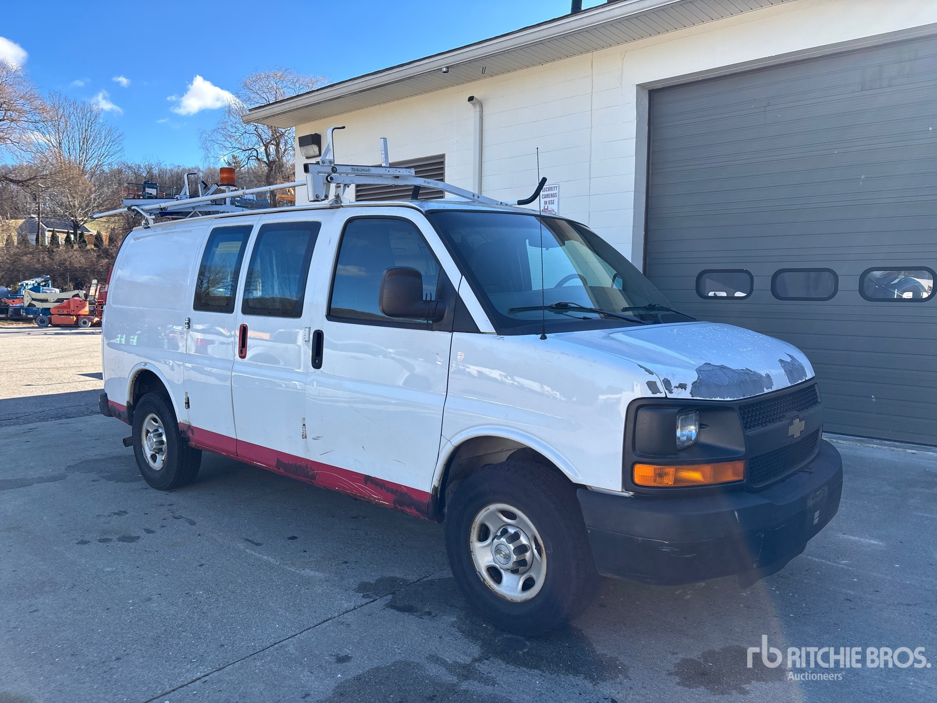 General Appearance with Picture, Right Front Corner