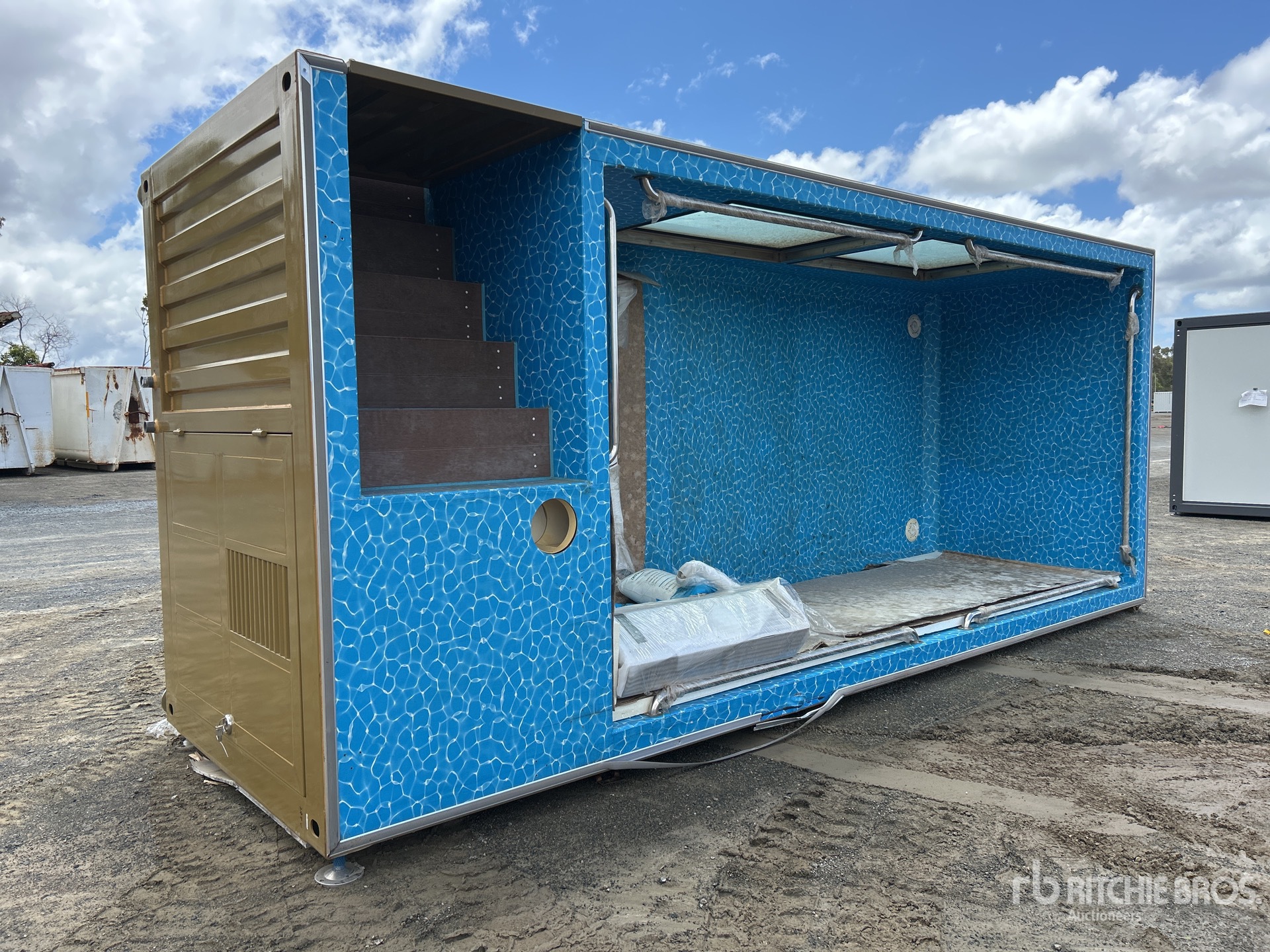 General Appearance with Picture, Right Front Corner