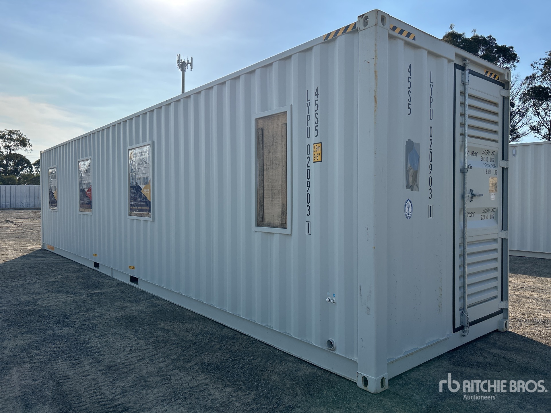 Aspect général with Image, coin avant droit