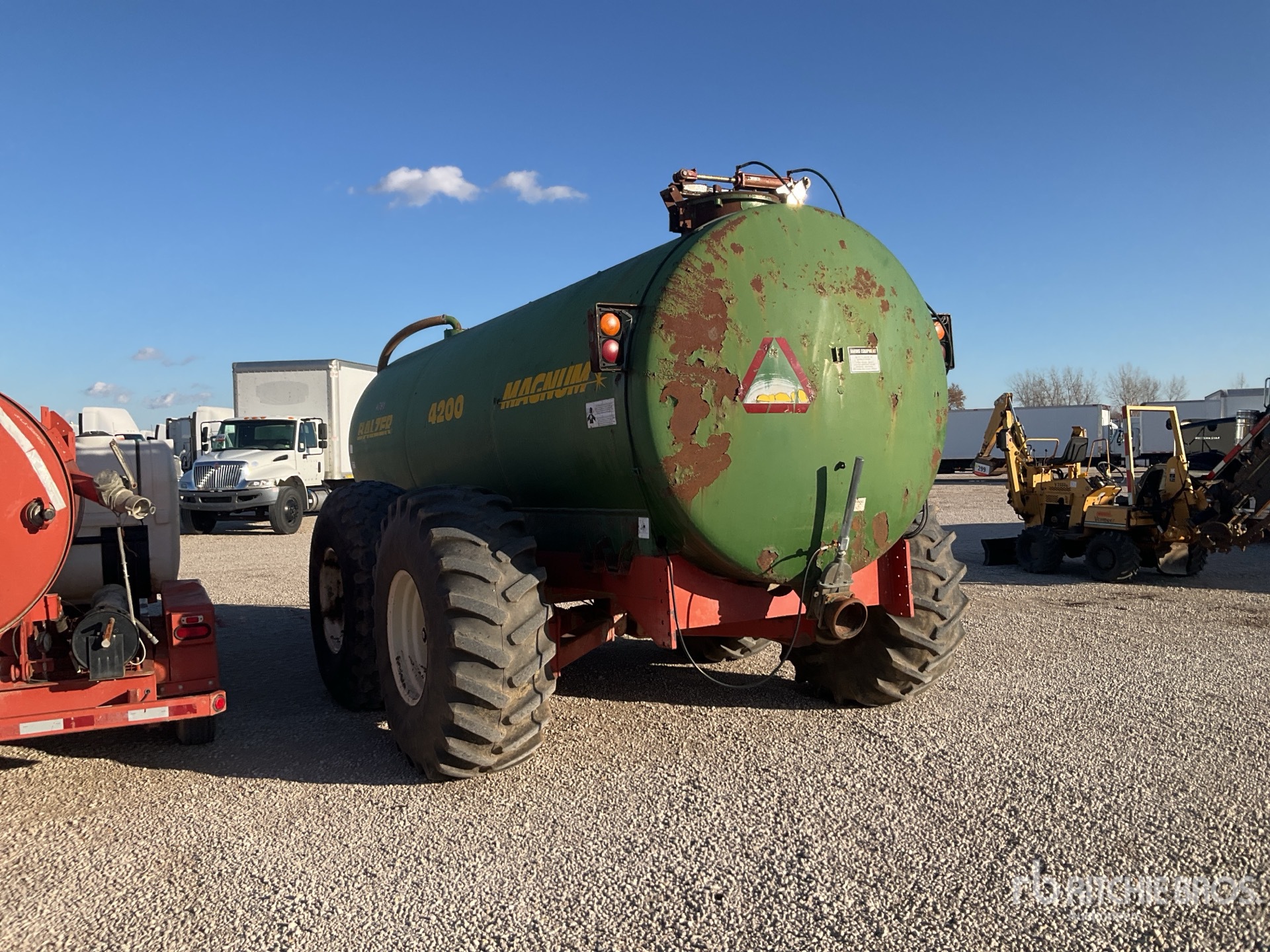 General Appearance with Foto, angolo posteriore sinistro