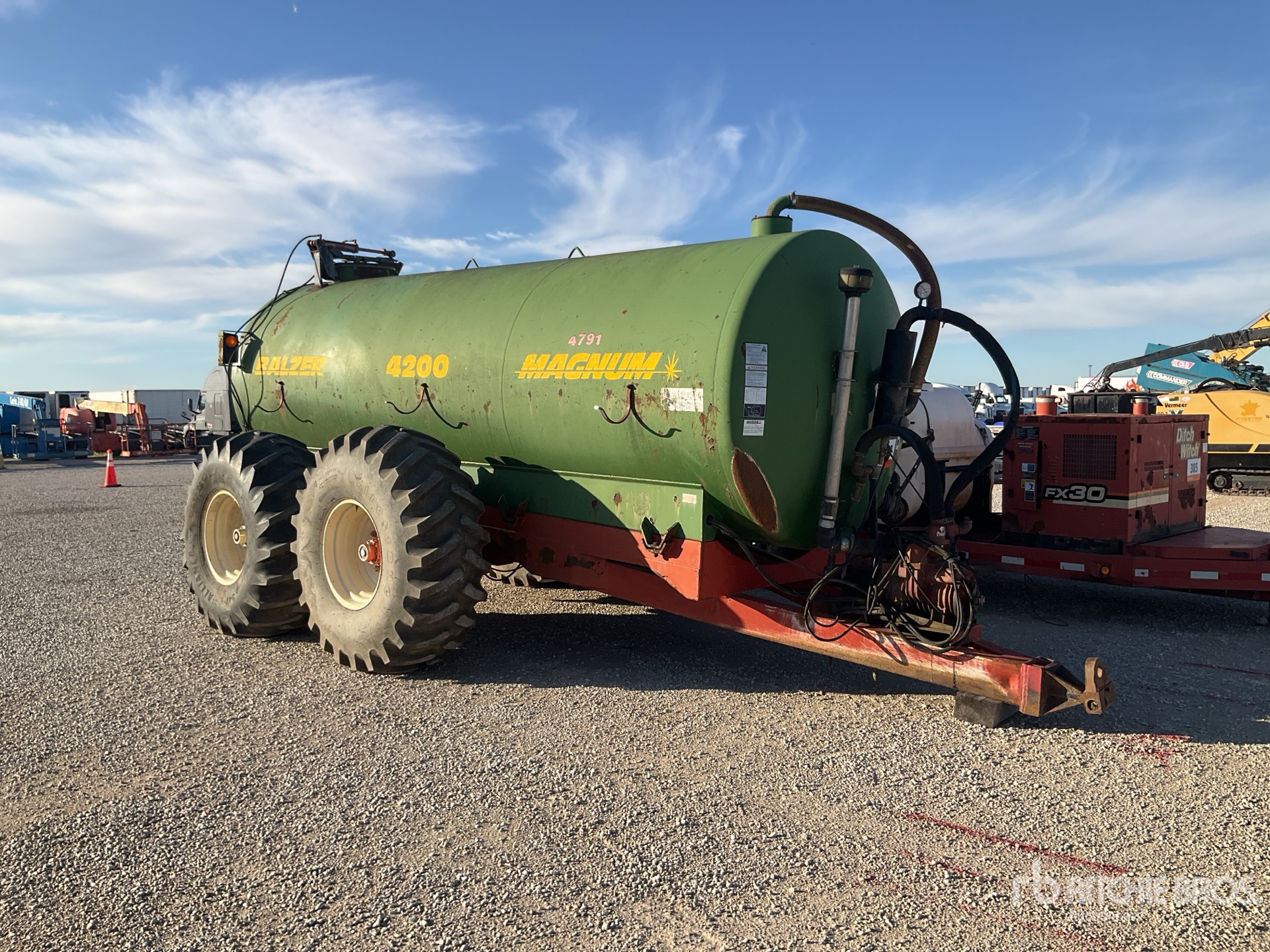 General Appearance with Foto, angolo anteriore destro