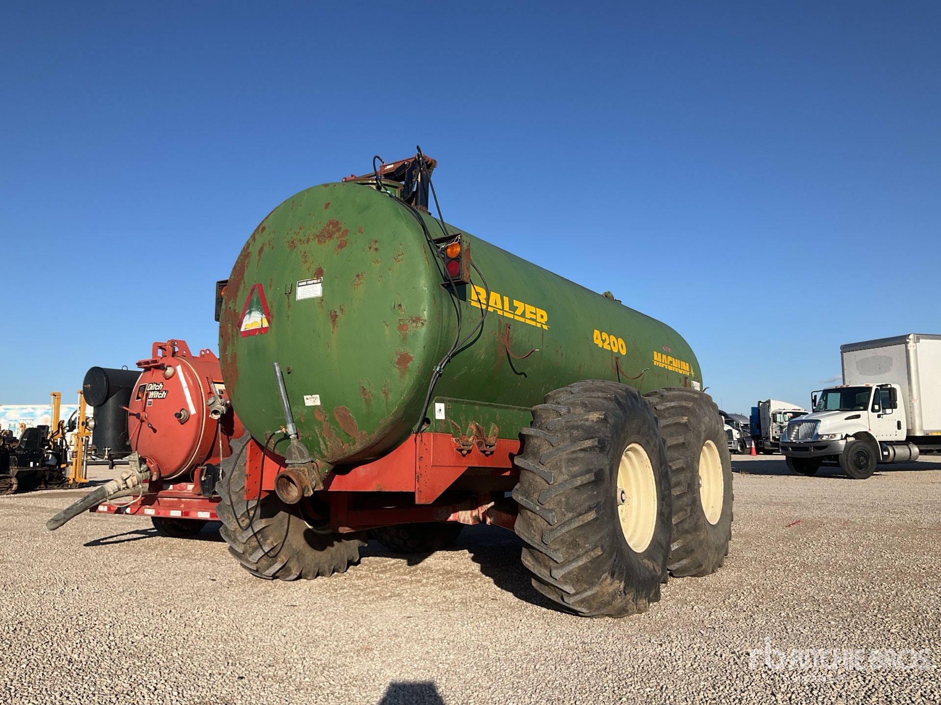 General Appearance with Foto, angolo anteriore sinistro