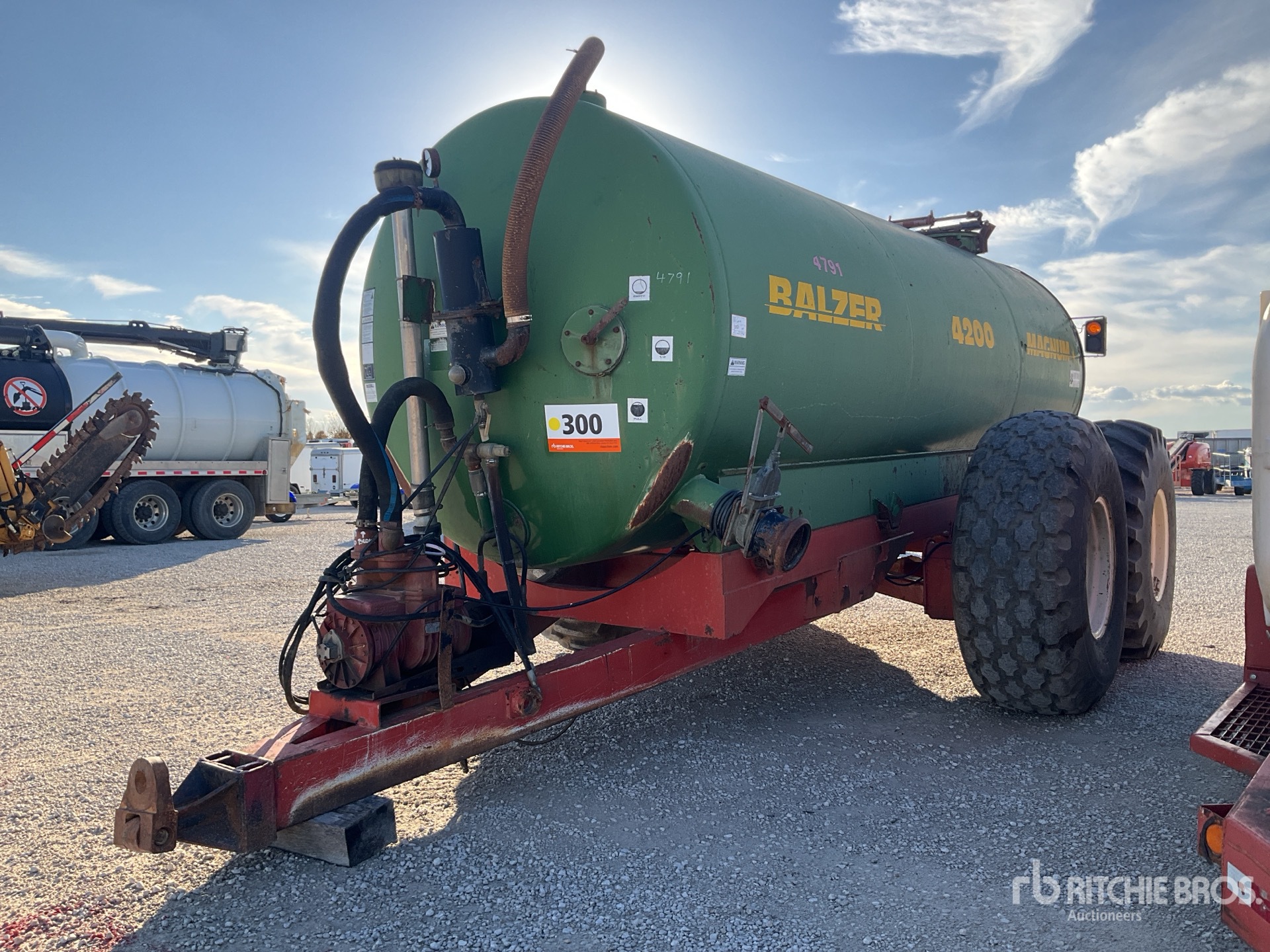 General Appearance with Foto, angolo anteriore sinistro