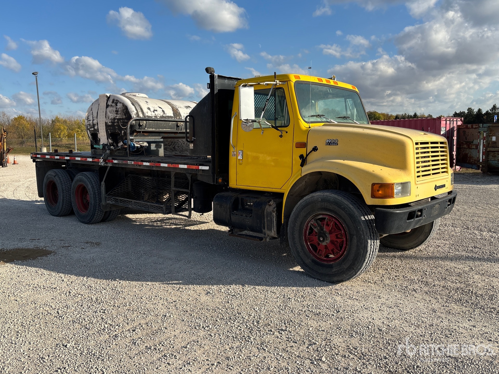 Aspect général with Image, coin avant droit