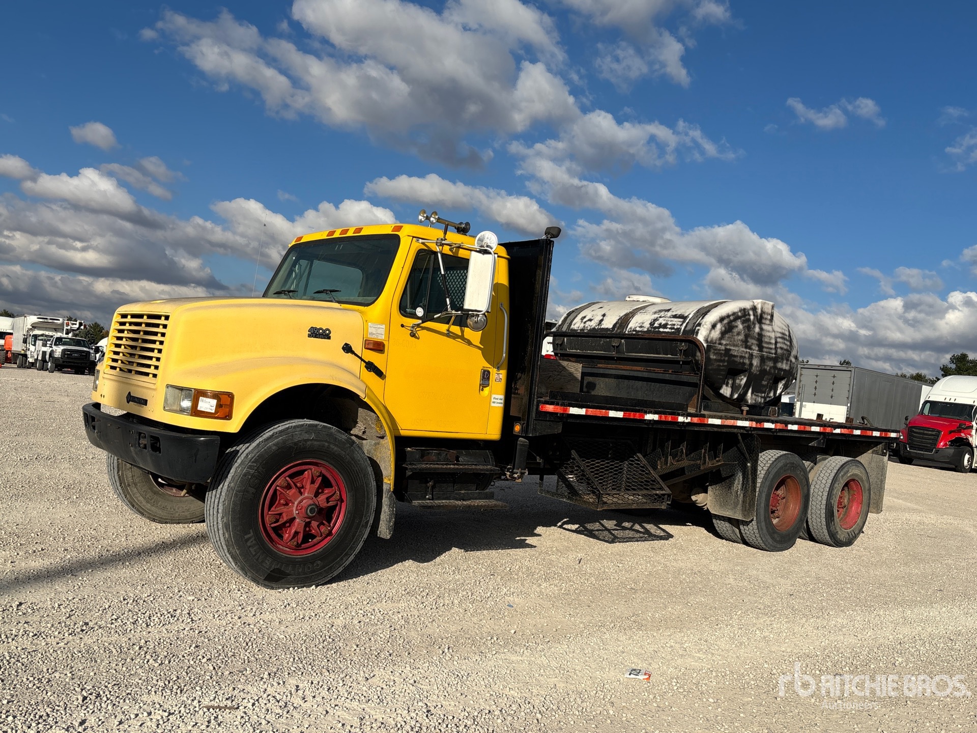 Aspect général with Image, coin avant gauche