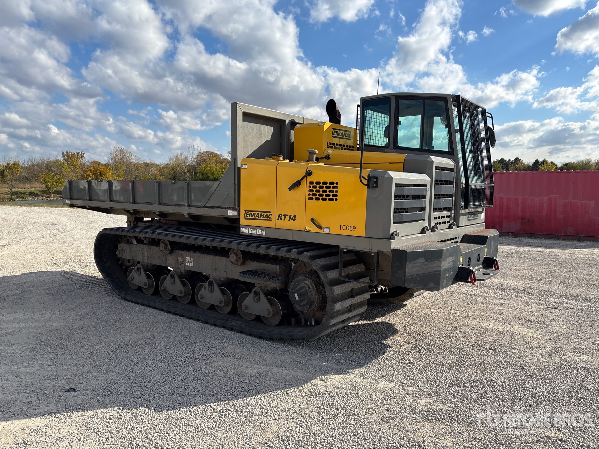 Aspect général with Image, coin avant droit