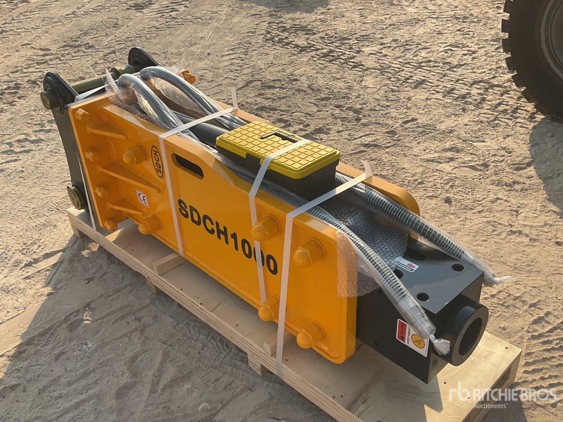 General Appearance with Picture, Right Front Corner