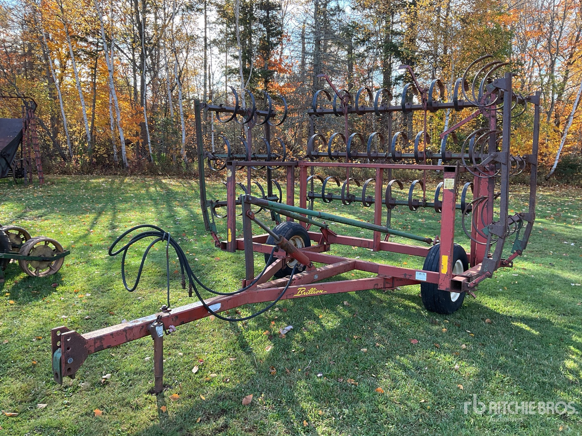 General Appearance with Bild, Ecke vorne links